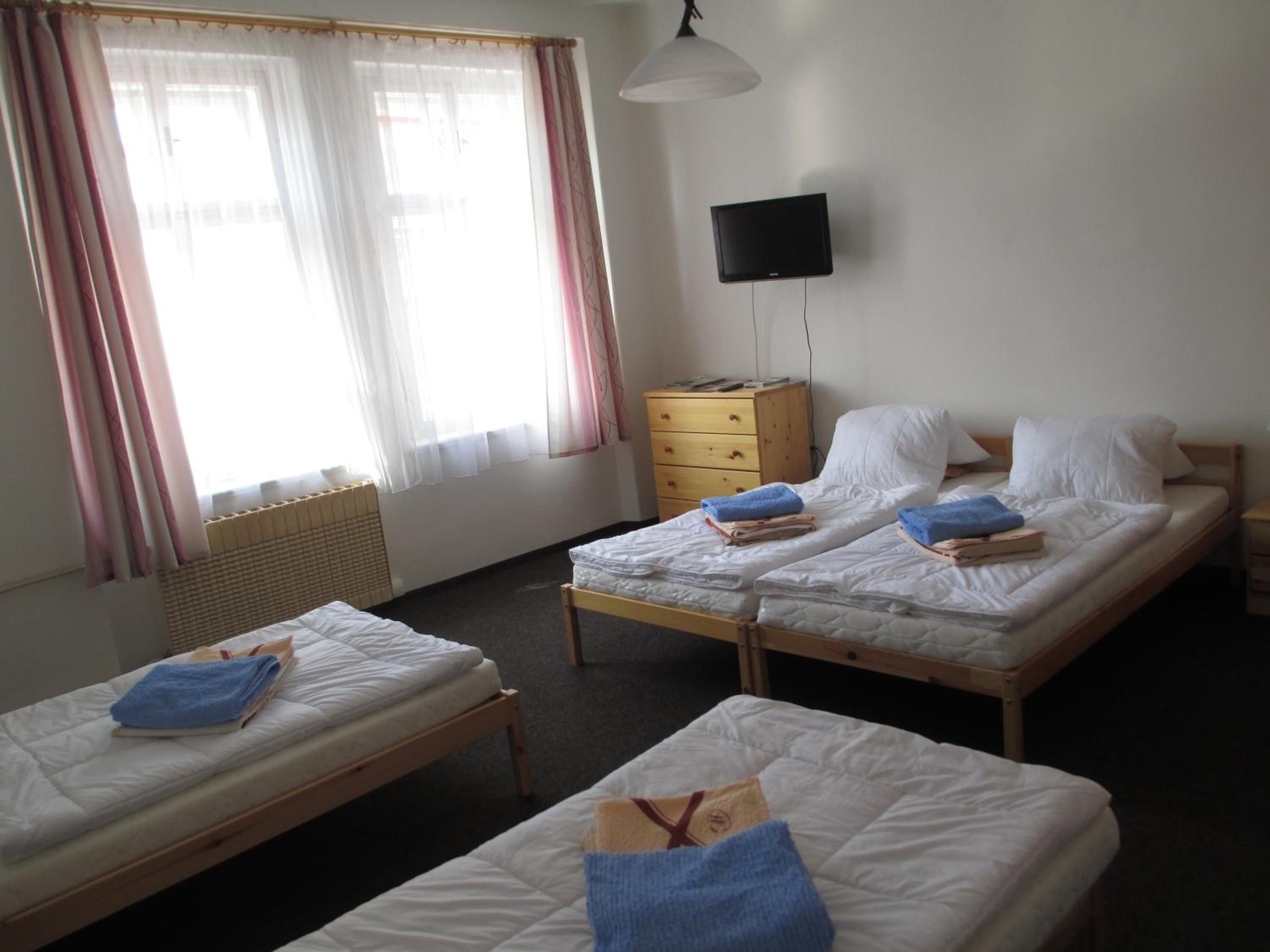 One-Bedroom Apartment - Photo 11