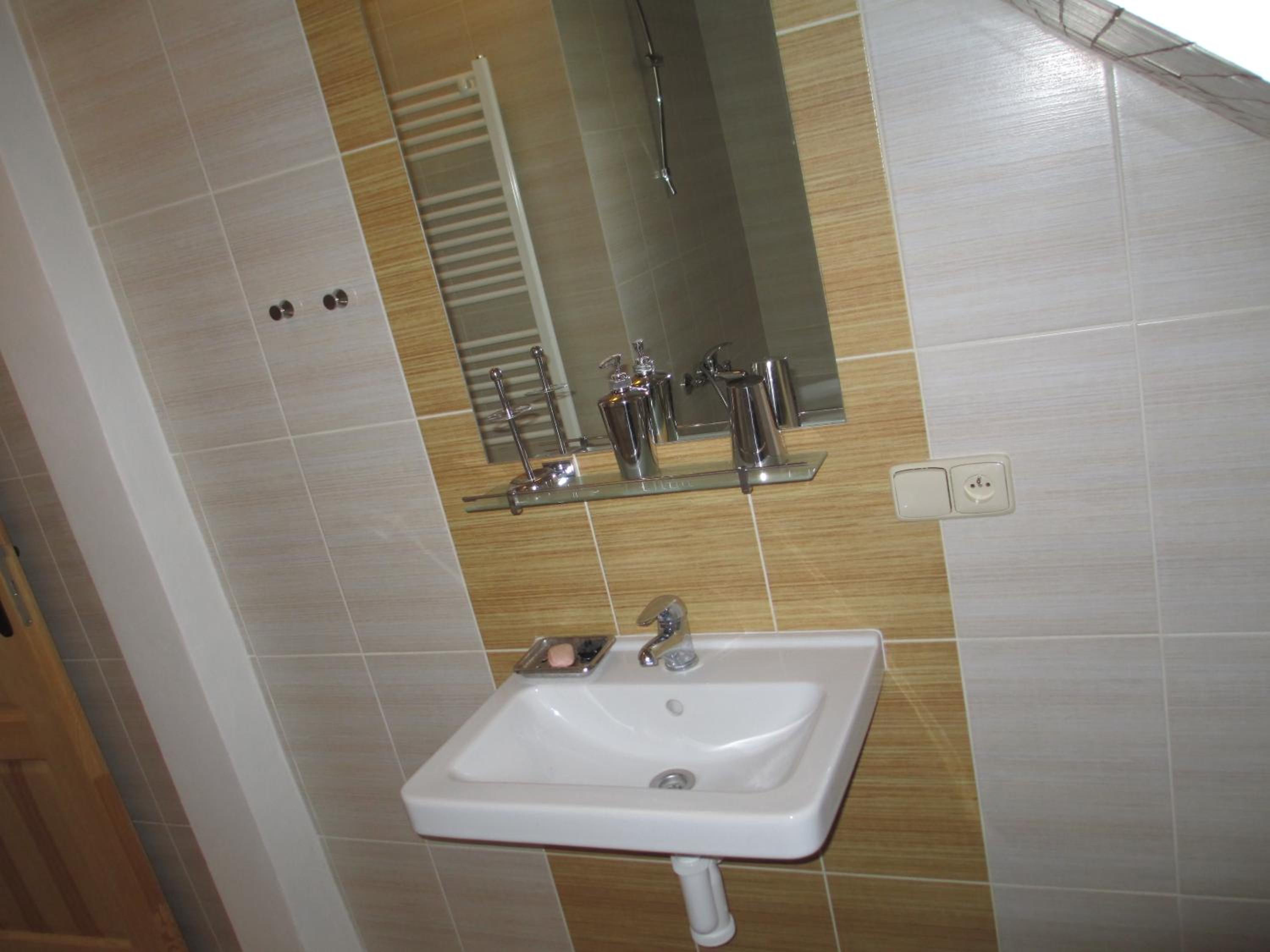 One-Bedroom Apartment - Photo 10