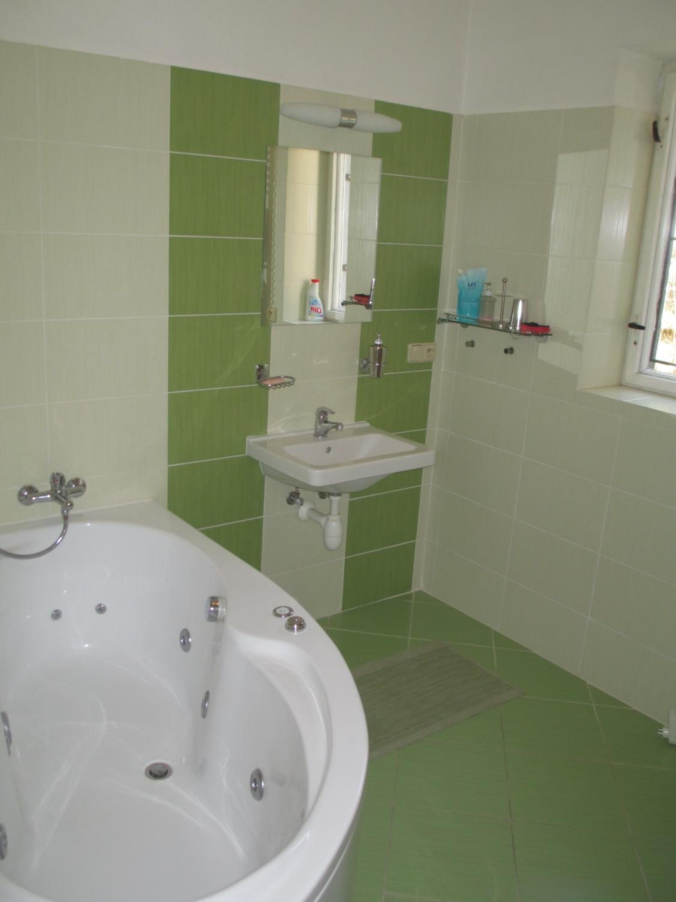One-Bedroom Apartment - Photo 14