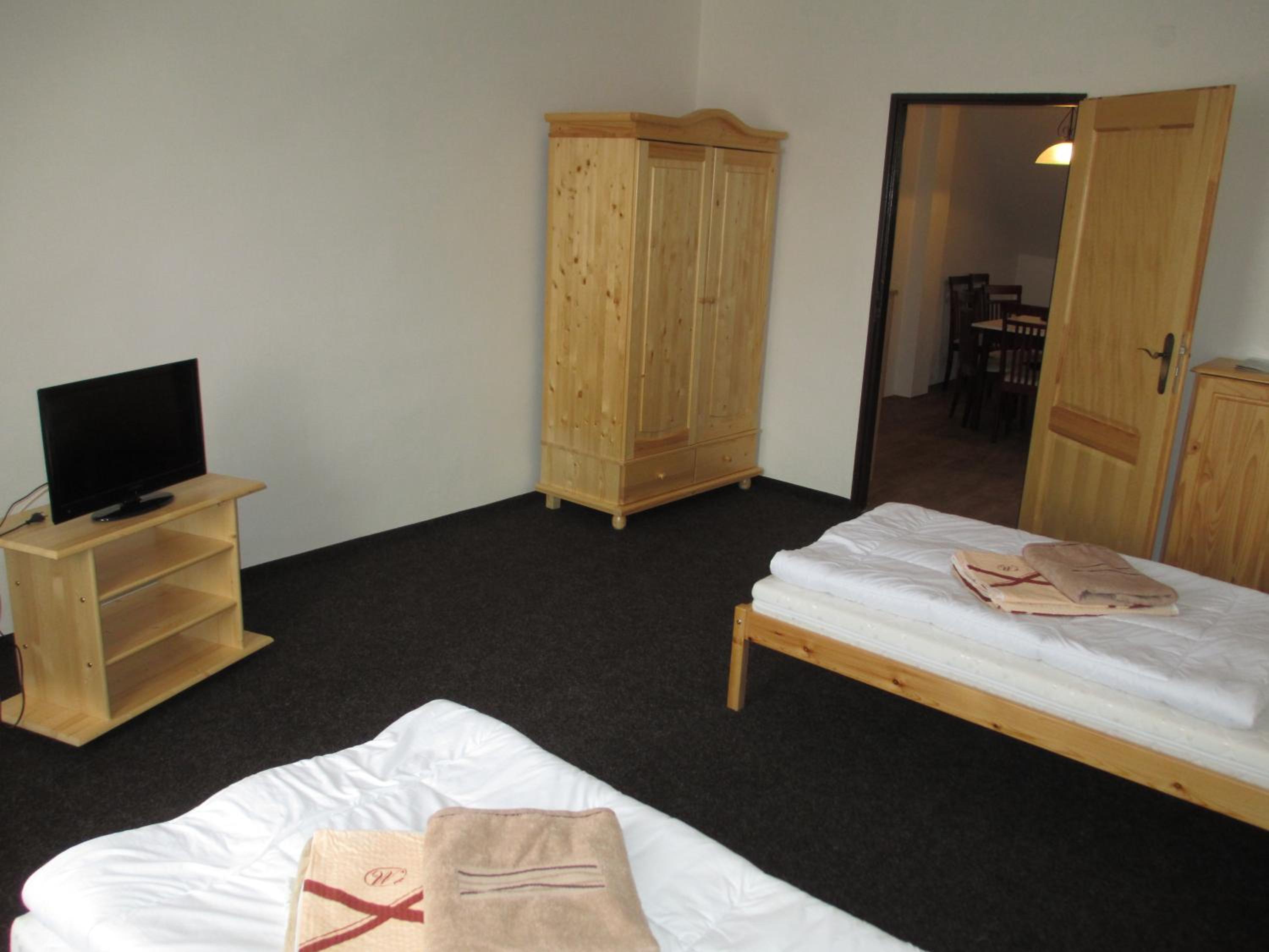 One-Bedroom Apartment - Photo 3