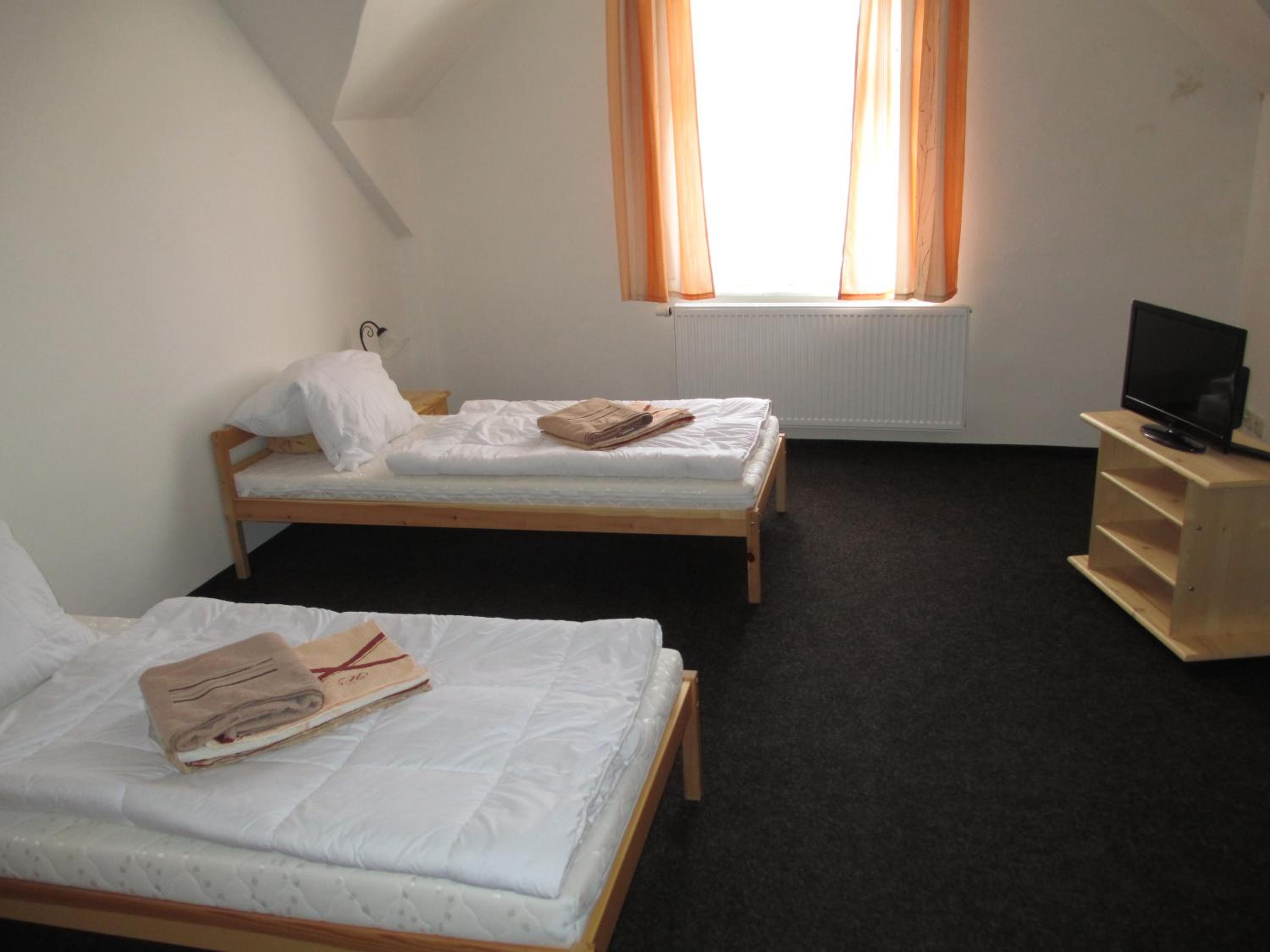 One-Bedroom Apartment - Photo 4