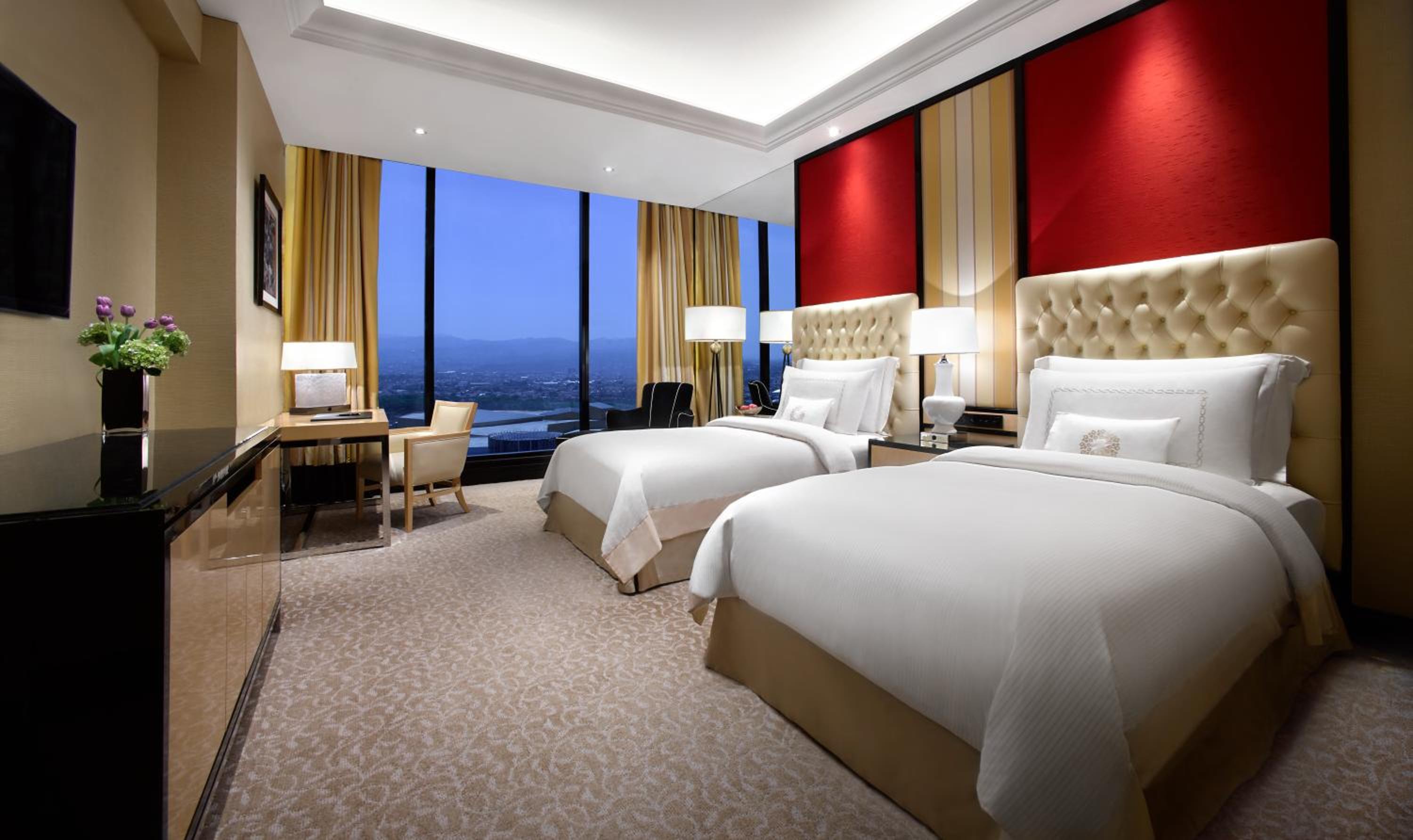 Premier Skyline Room photo 3
