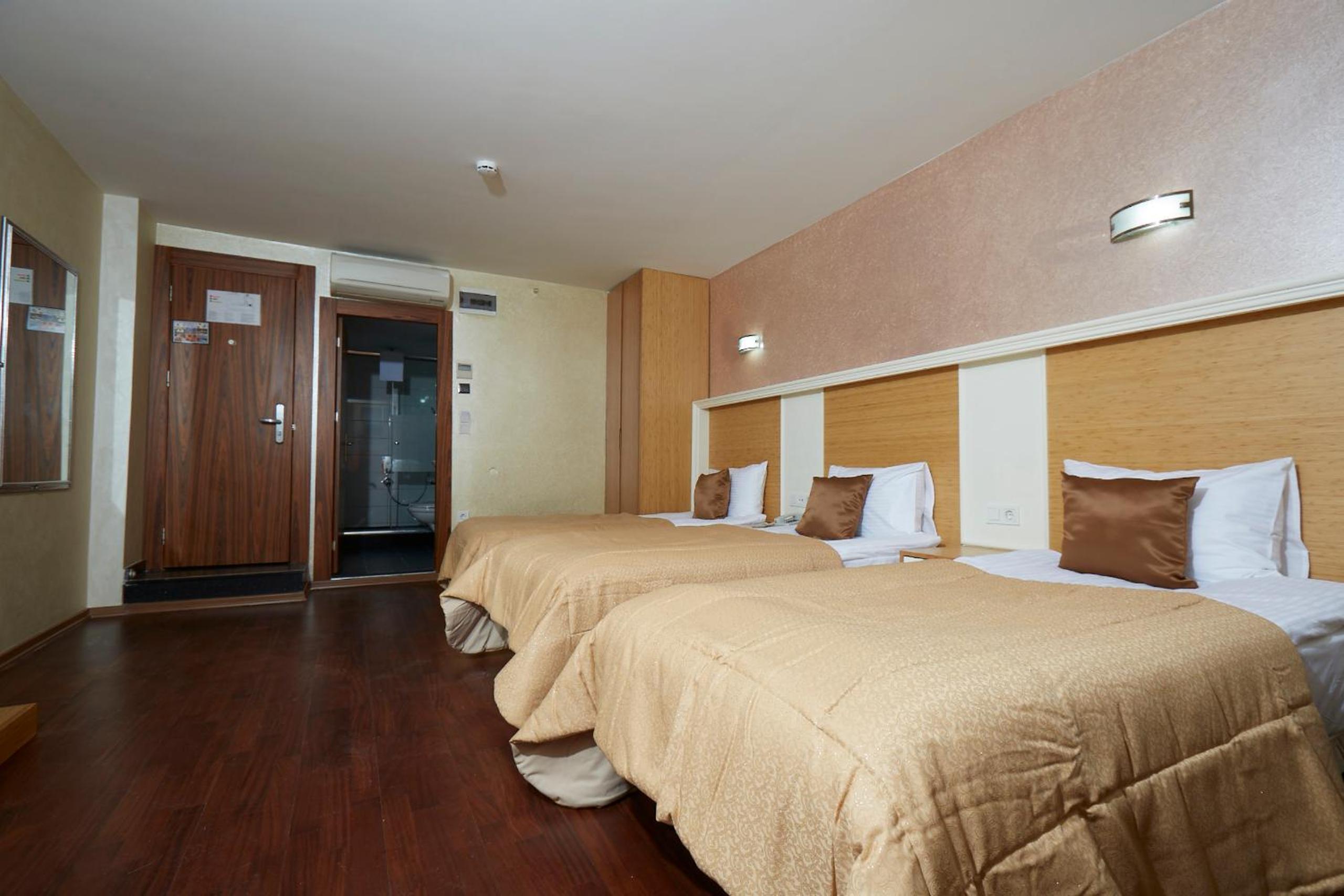 Triple Room photo 2