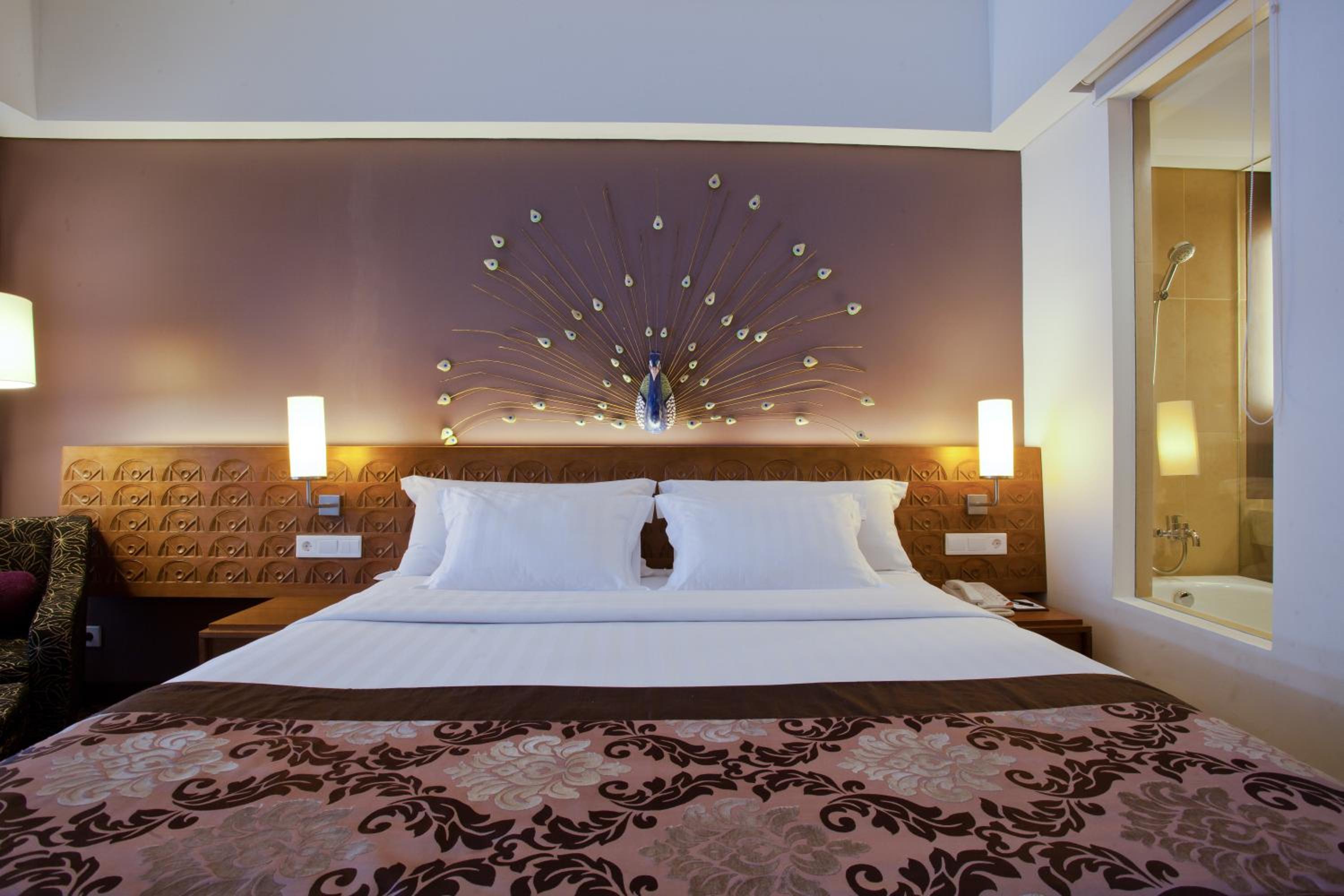 Deluxe Double or Twin Room with Pool Access - Photo 1