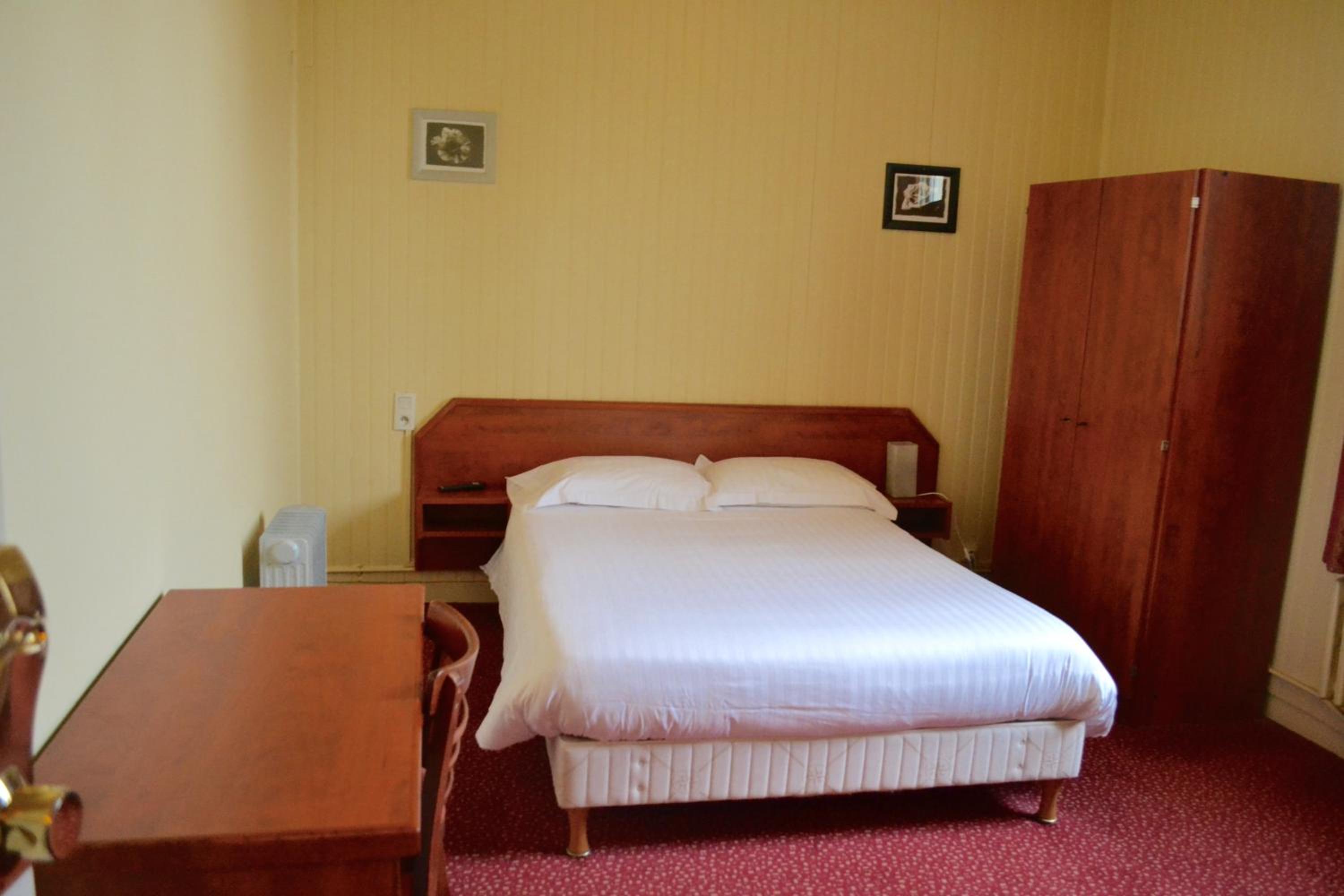 Large Double Room photo 3