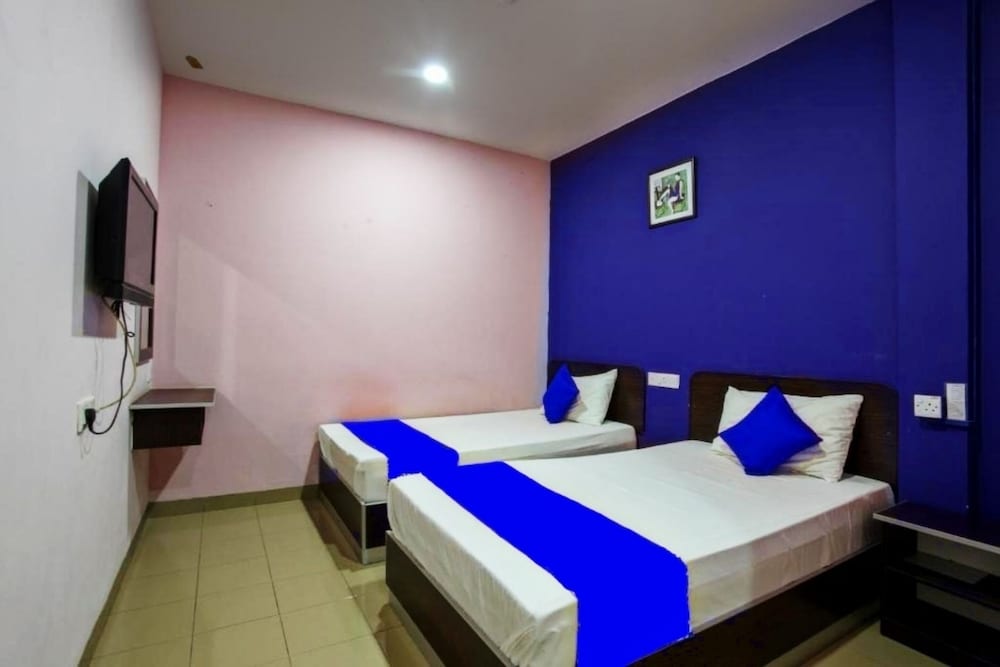 Superior Twin Room, 2 Twin Beds, Private Bathroom photo 2