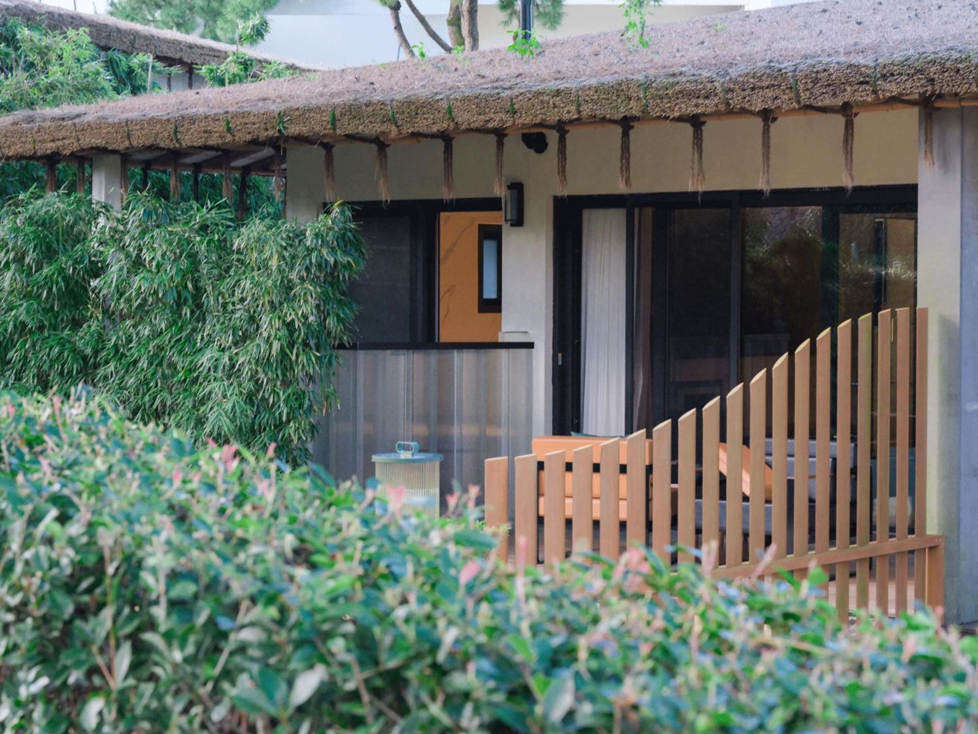 [24hr stay, 7pm check-in & check-out] Forest Garden Double with Private Jacuzzi  - Photo 4