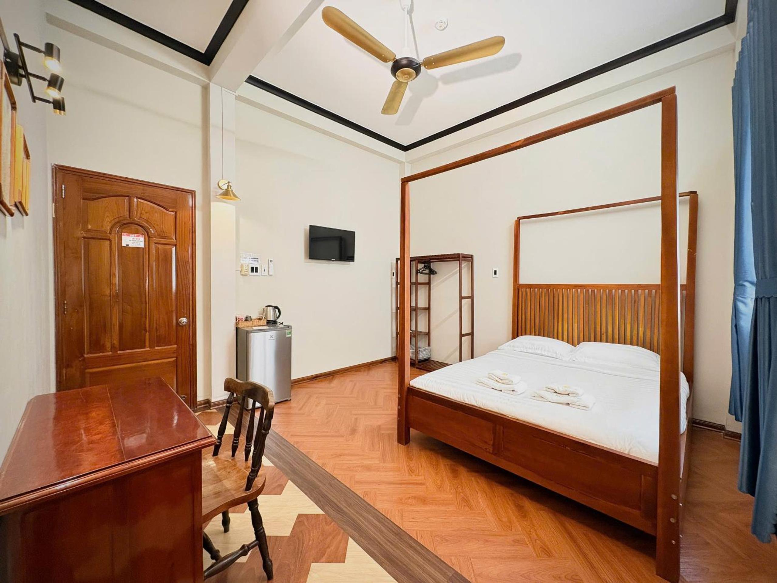 Large Double Room photo 2