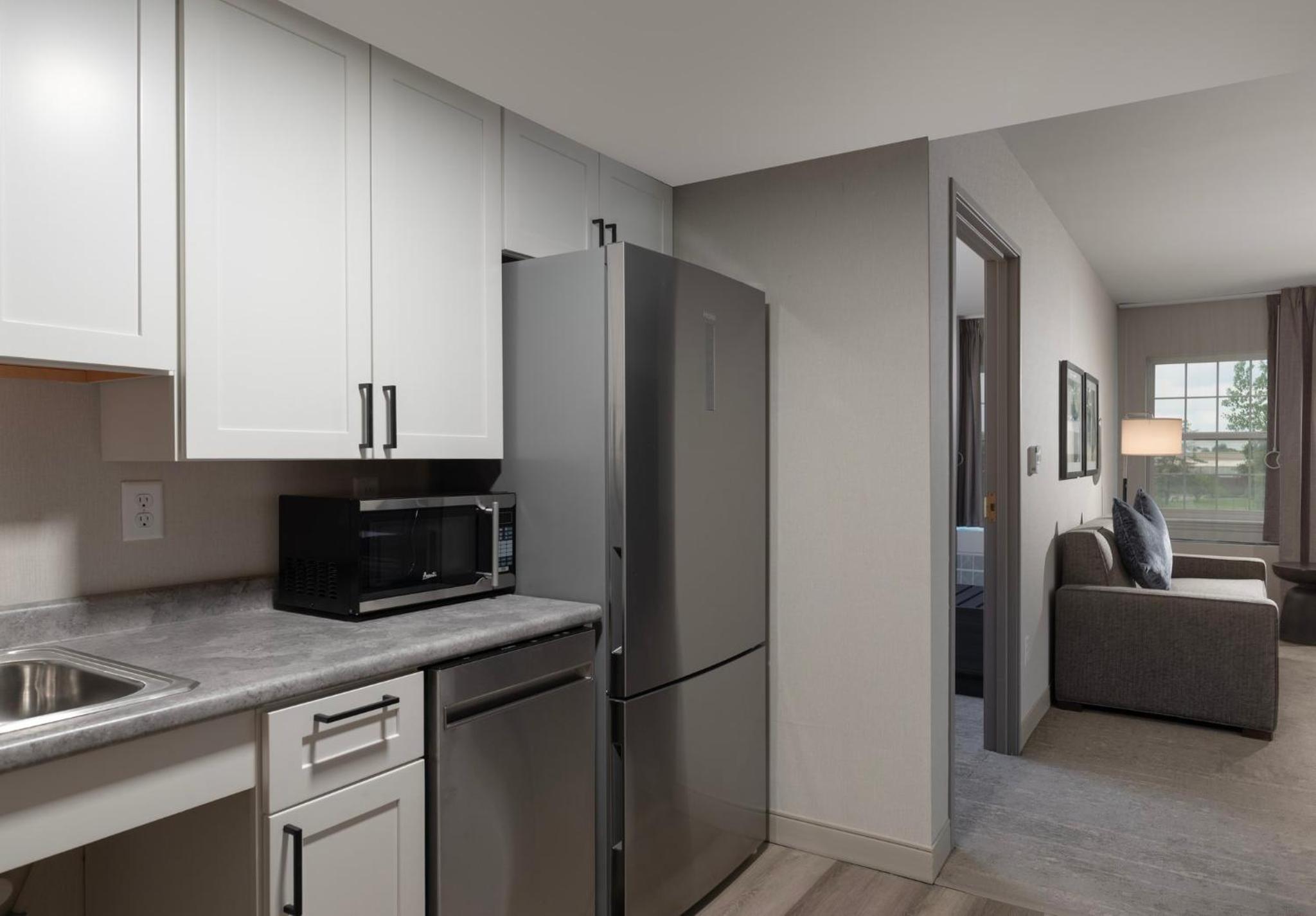 One-Bedroom King Suite - Photo 2