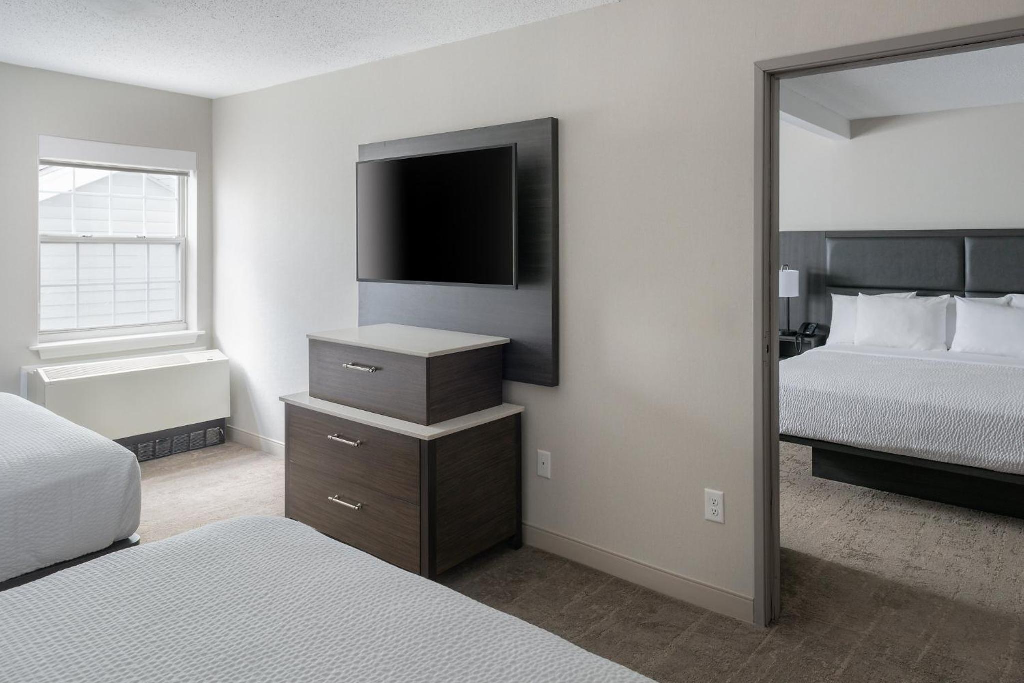 Two-Bedroom Suite with One King Bed and Two Queen Beds - Photo 1