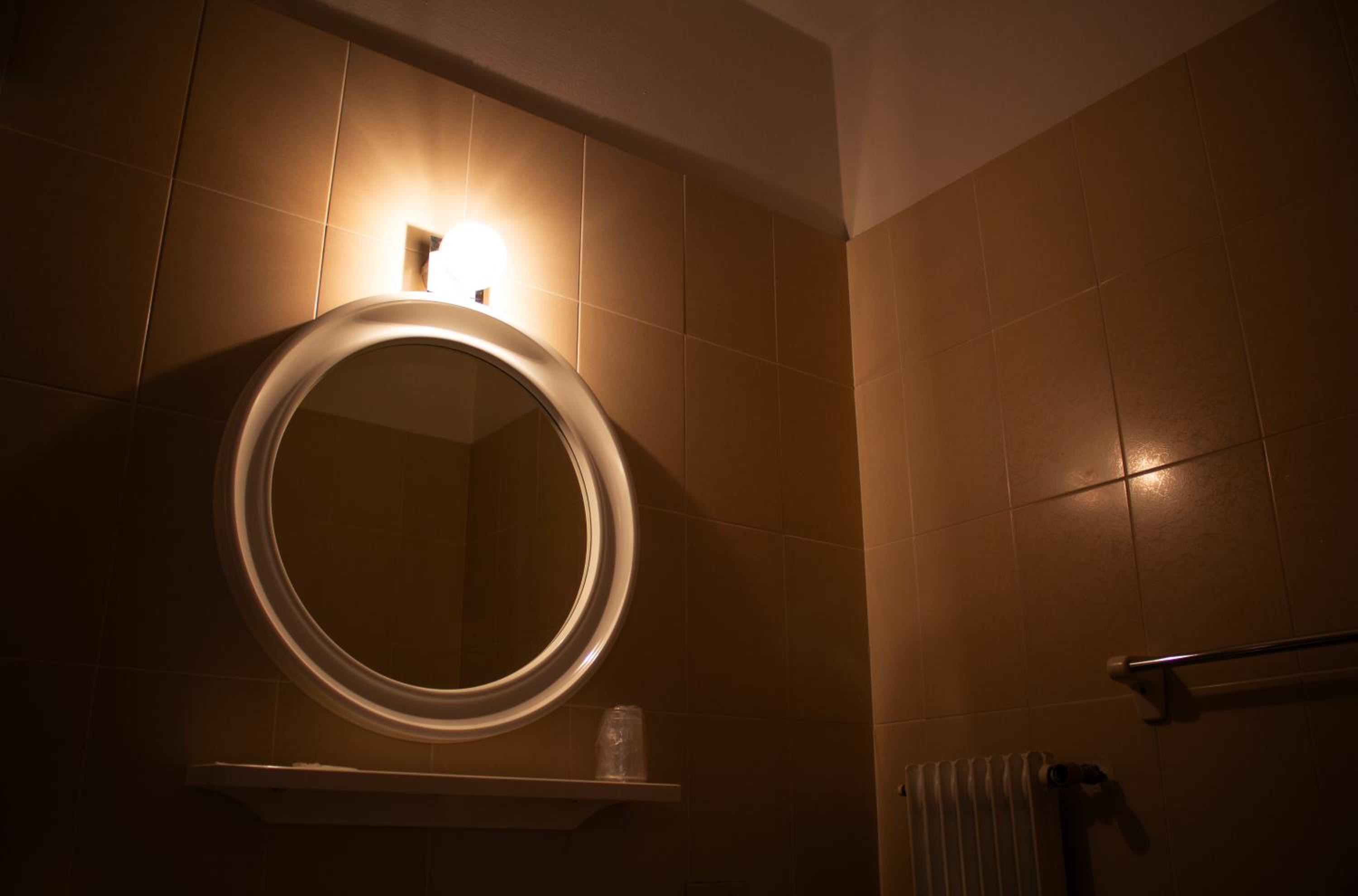 Deluxe Double Room (2 Adults + 1 Child) photo 3