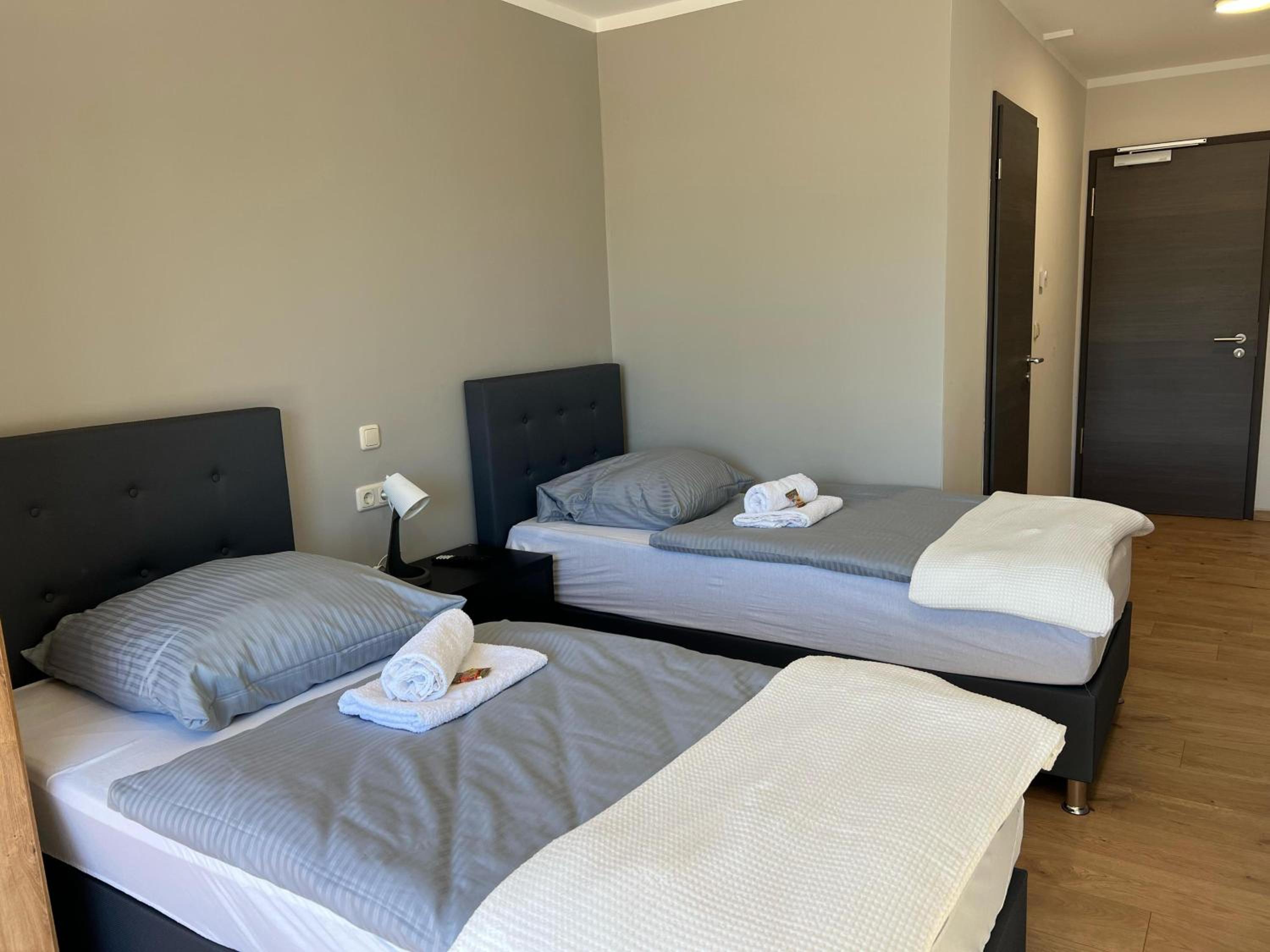 Twin Room with Private Bathroom photo 1