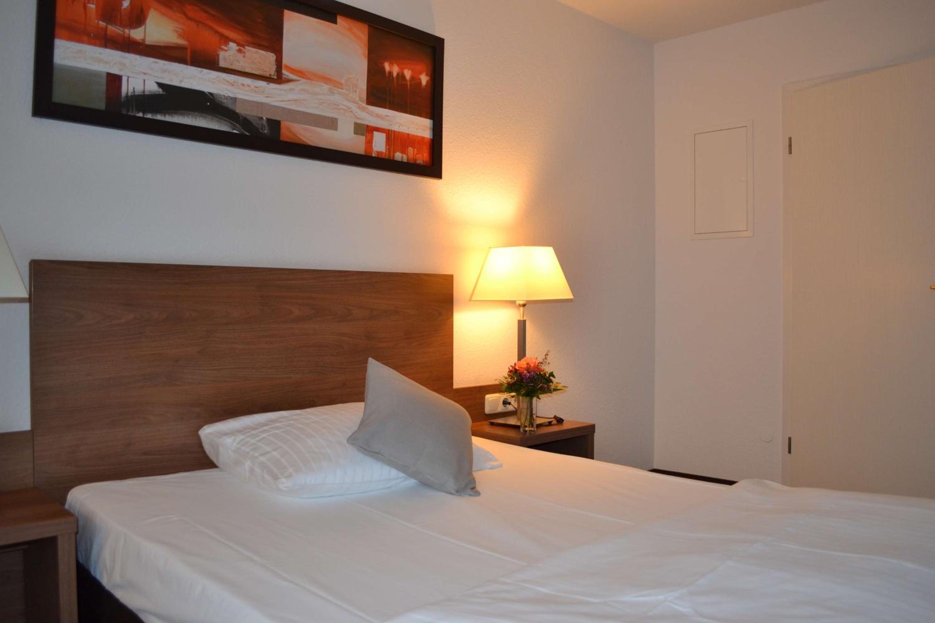 Standard Twin Room - Photo 5
