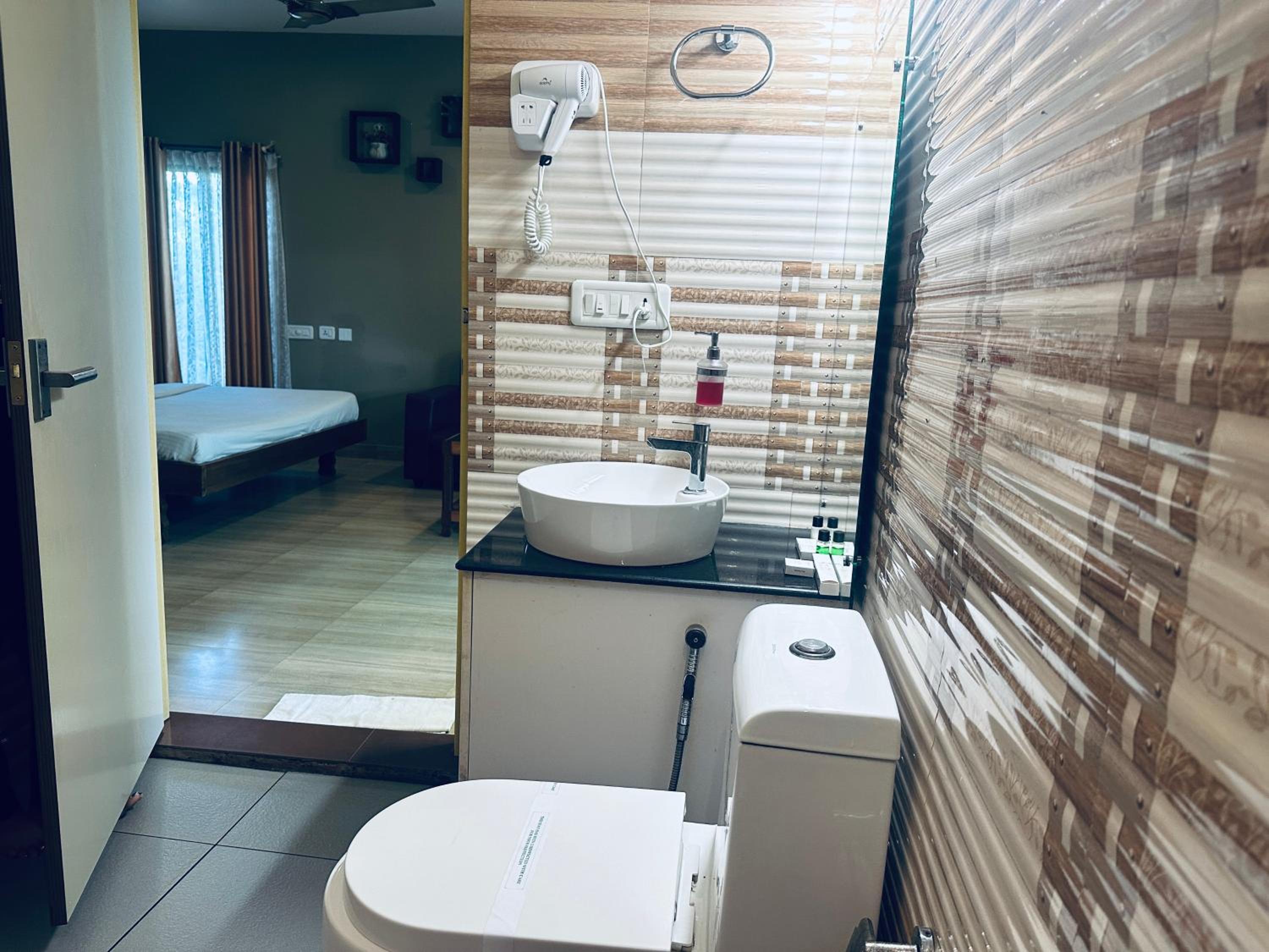 Double Room with Lake View - Photo 1
