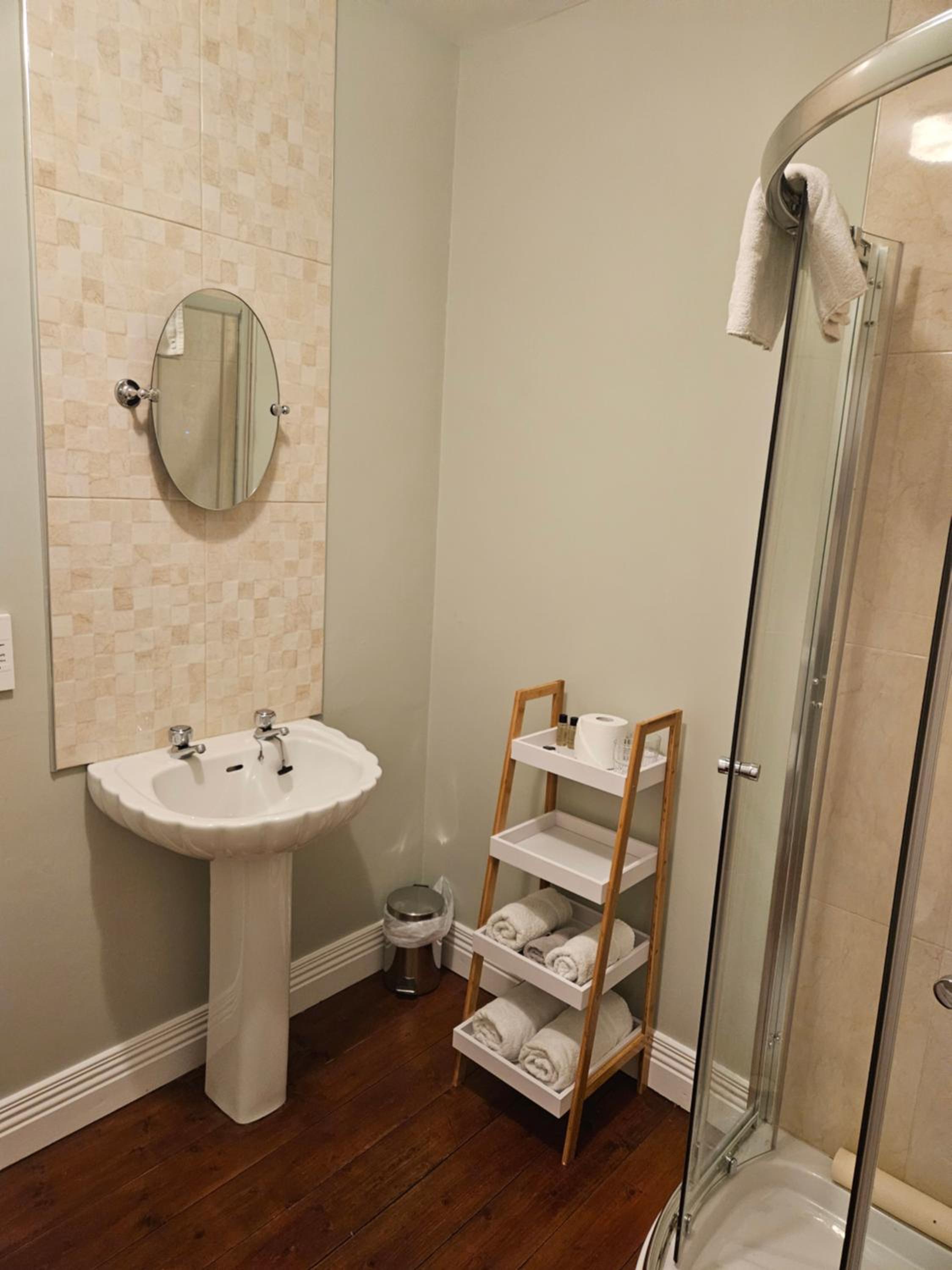 Triple Room with Private Bathroom photo 2