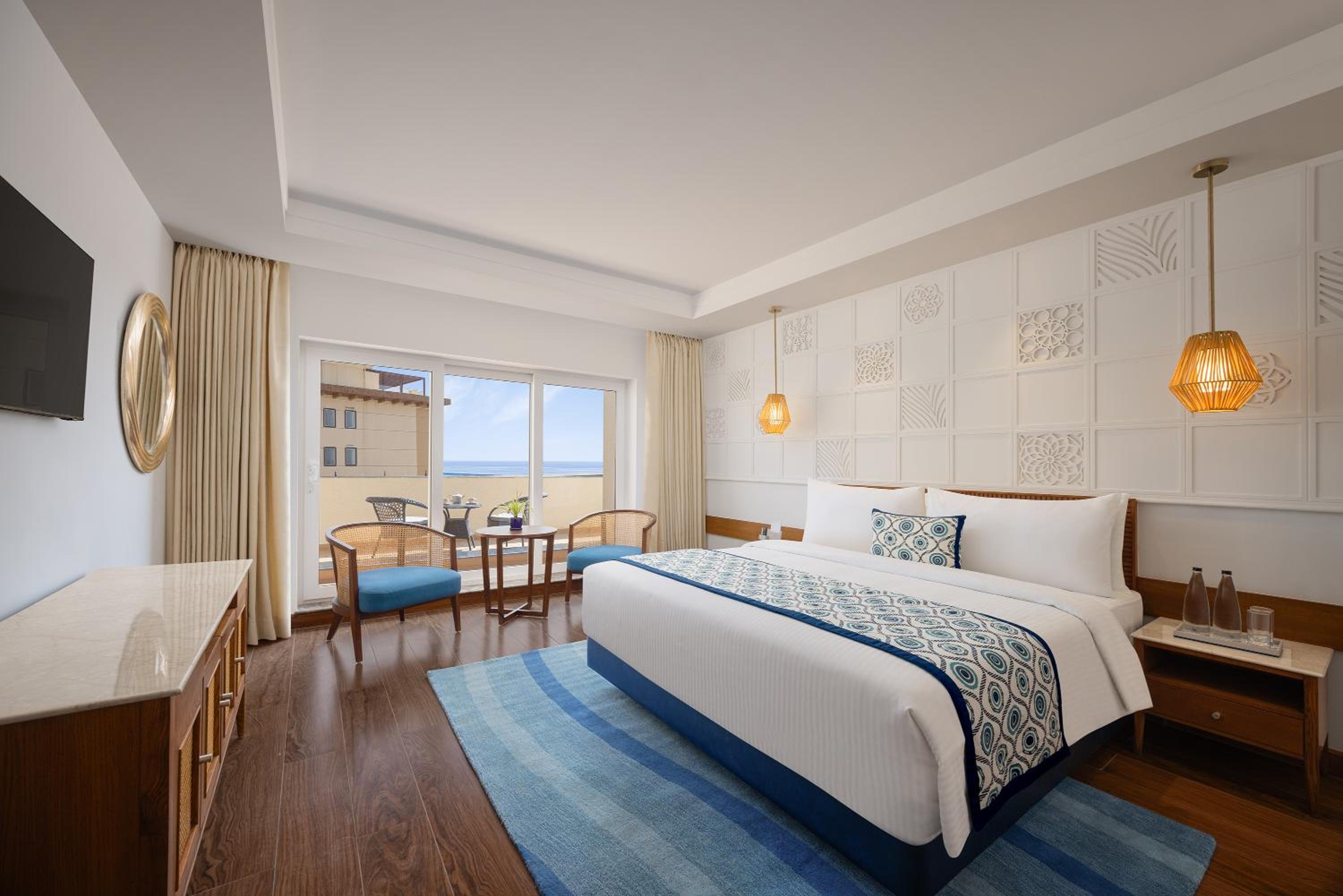 Partial Sea View Room with Balcony (15% off on Spa, Salon and Laundry service) - Photo 2