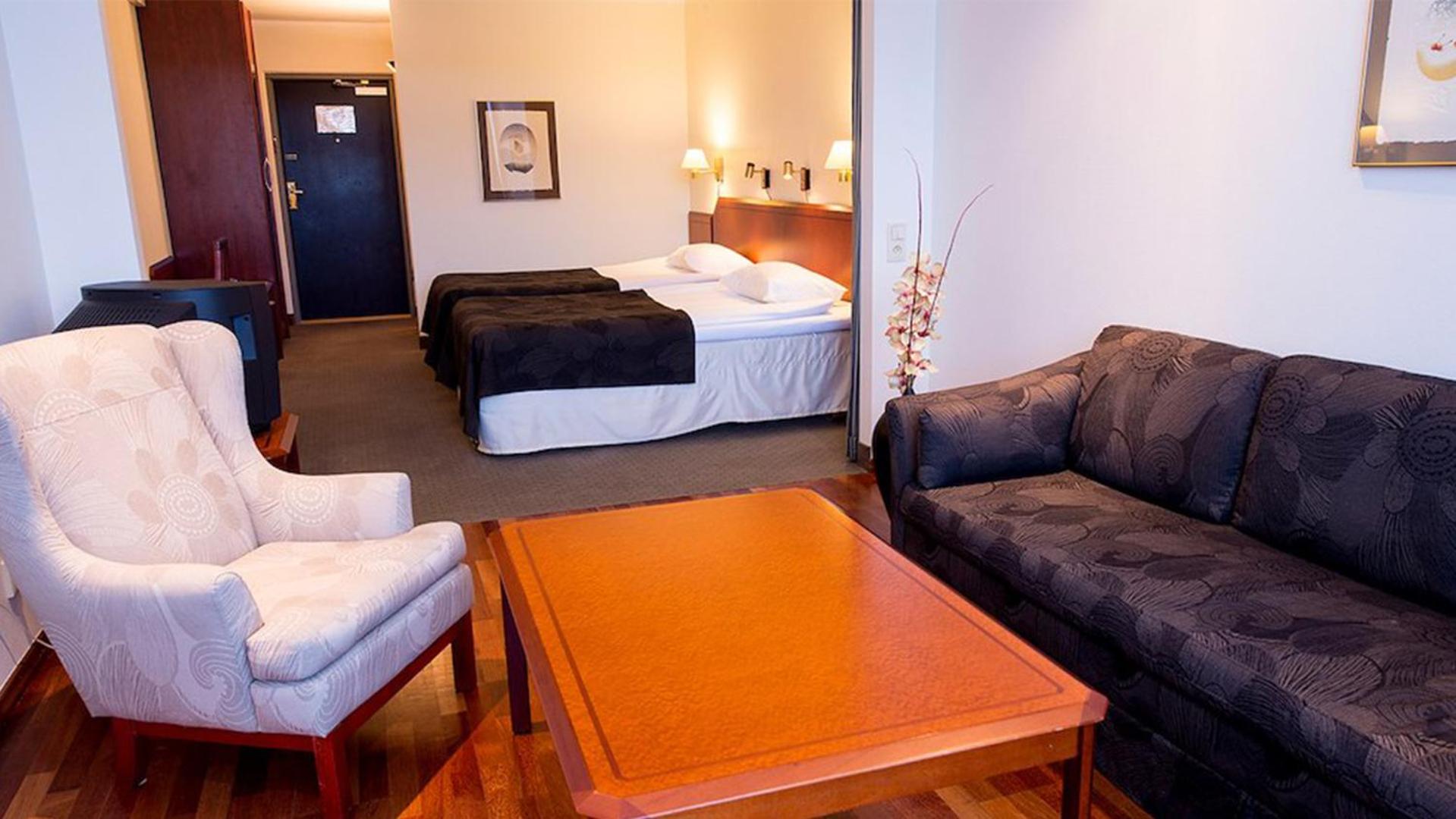 Family Room (2 Adults + 2 Children) - Photo 4