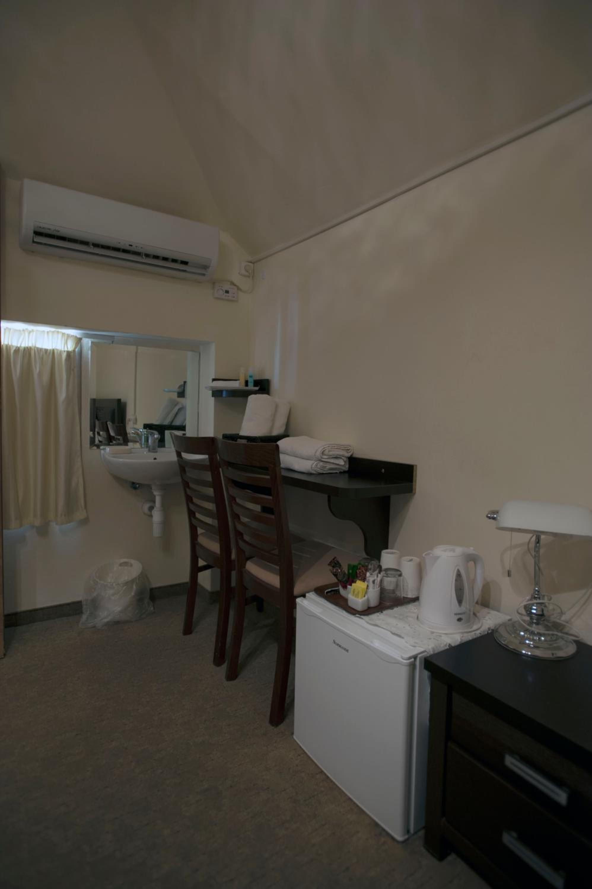 Standard Double Room - Photo 3