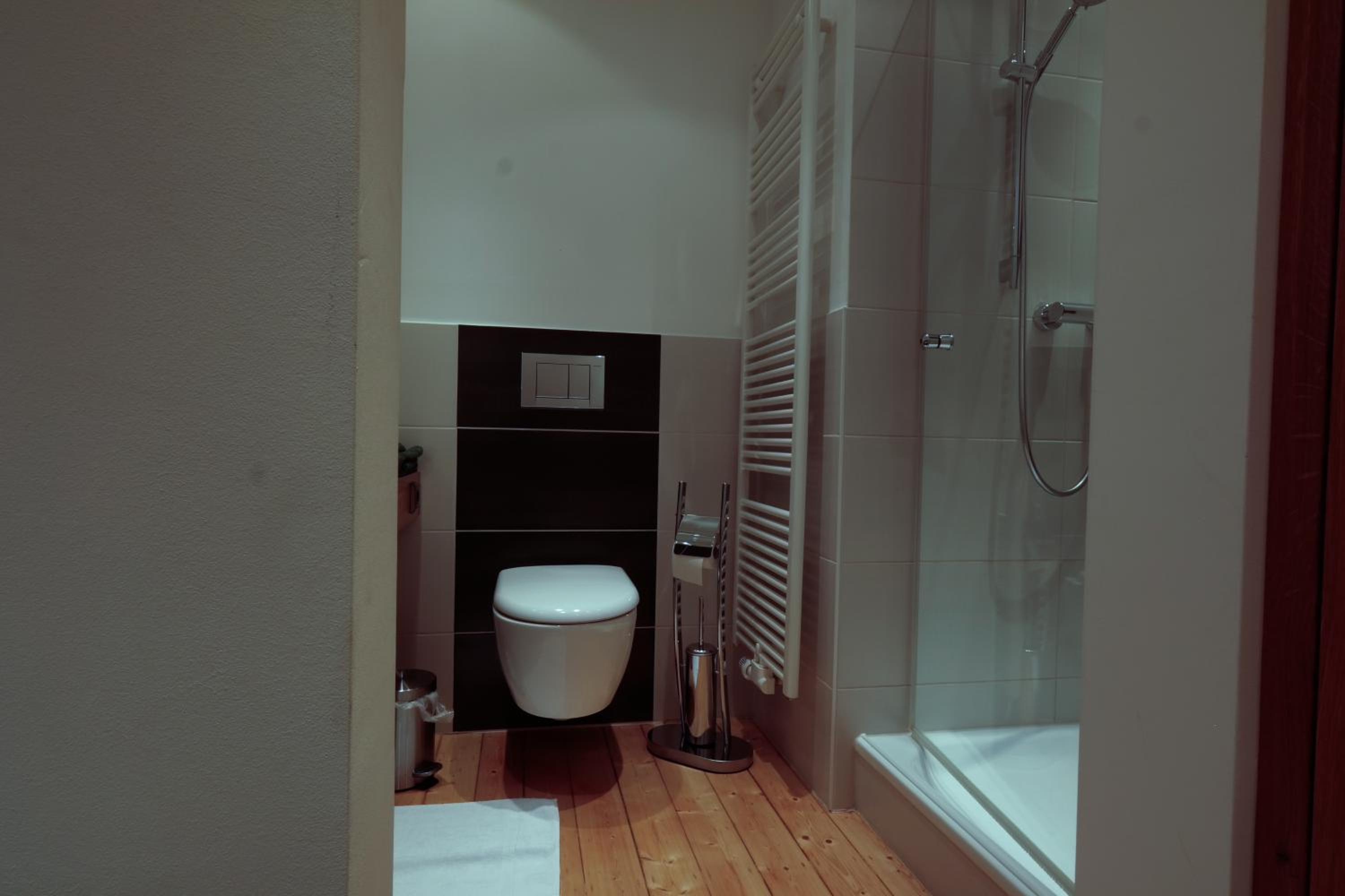 Single Room with Private Bathroom photo 3