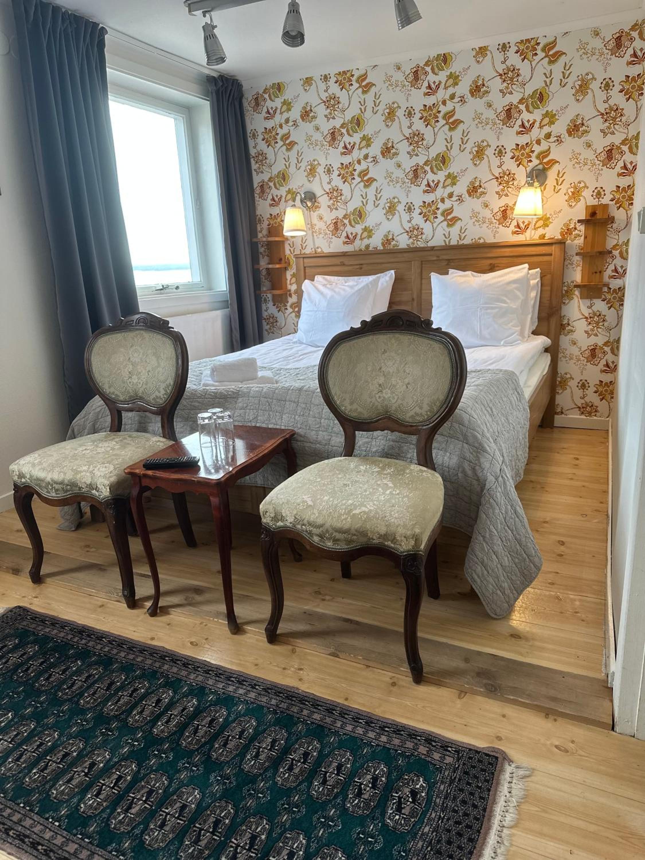 Basic Triple Room with Shared Bathroom