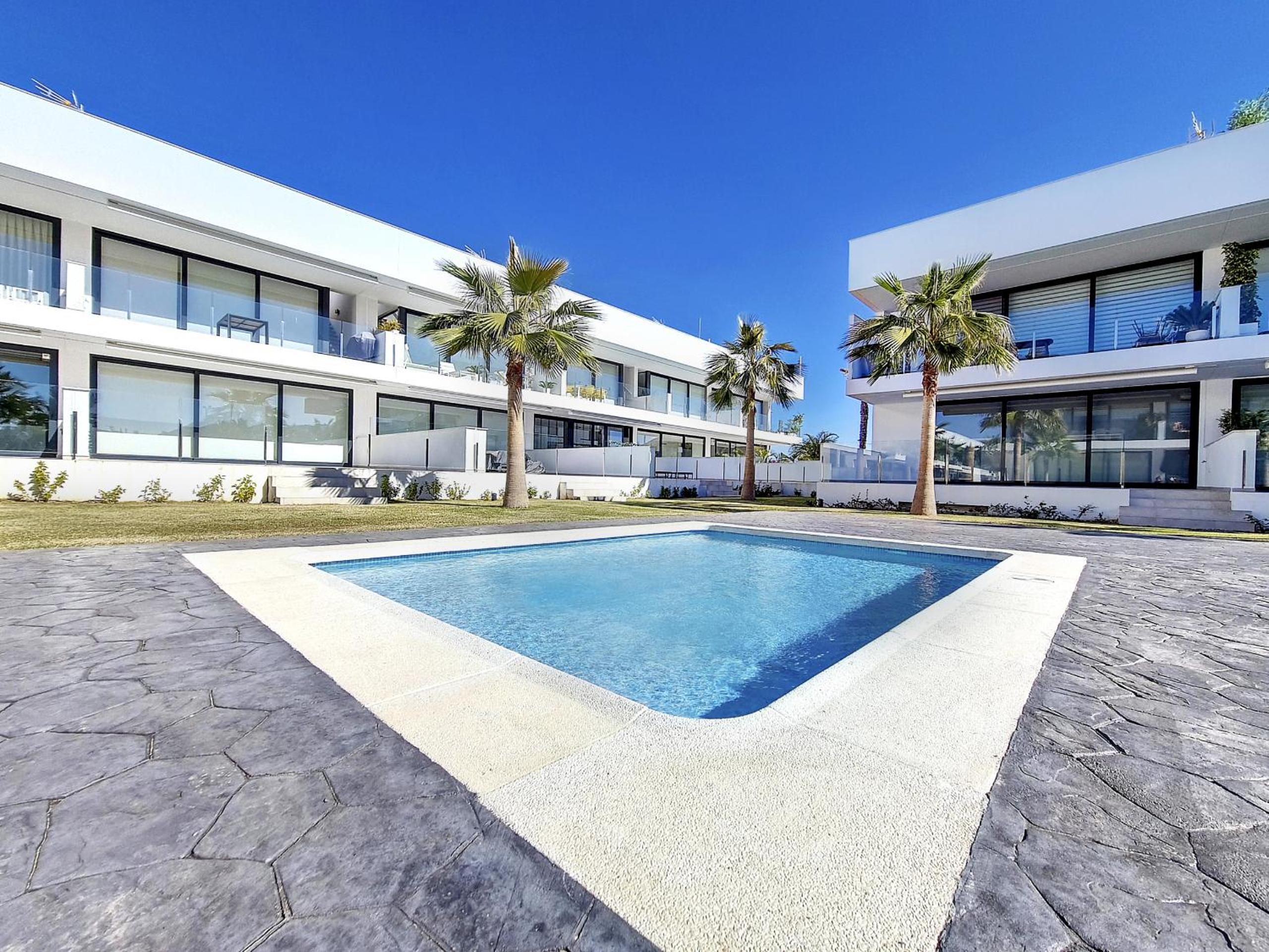Apartment with Pool View  photo 2