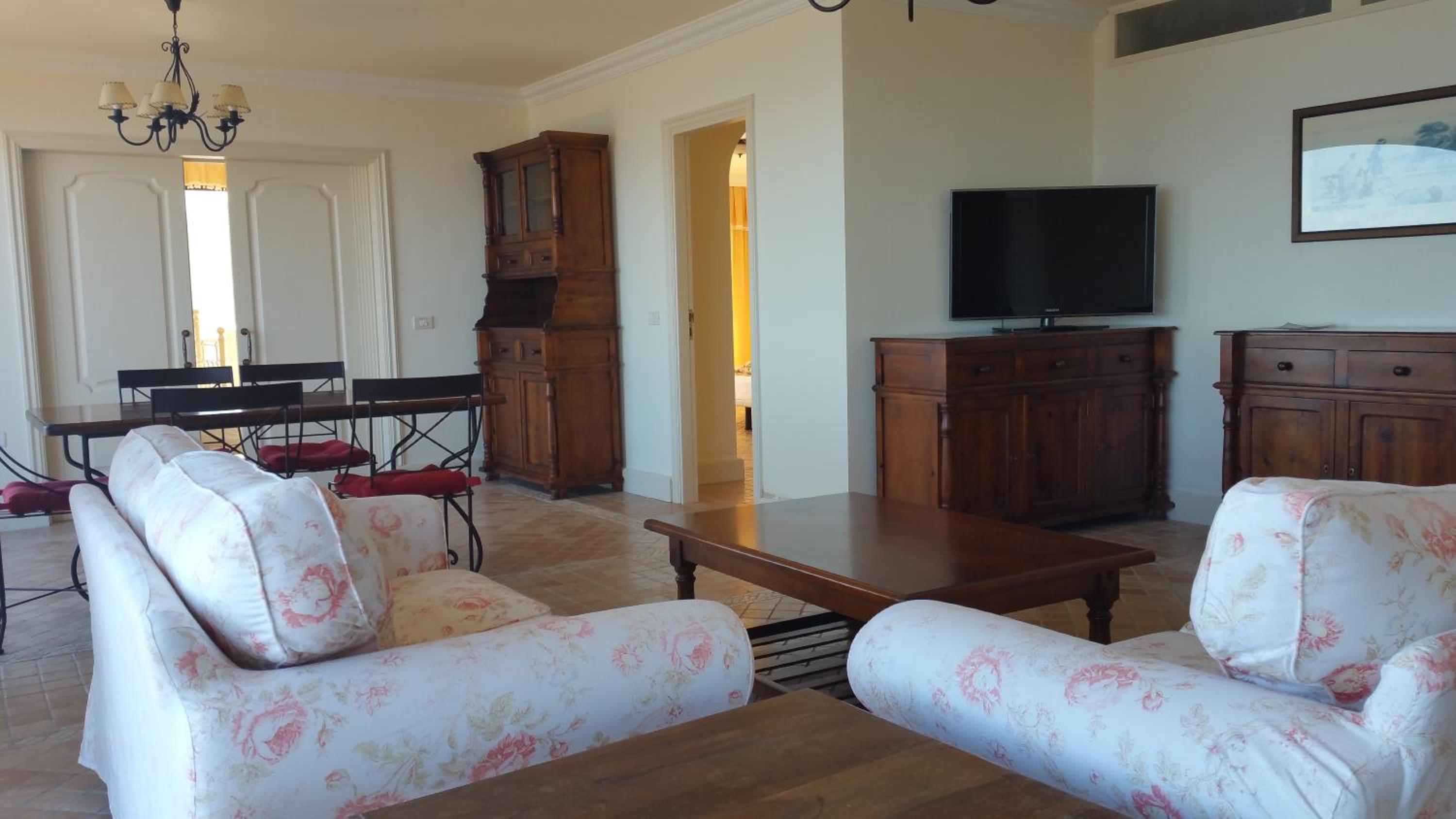 Three-Bedroom Suite photo 2