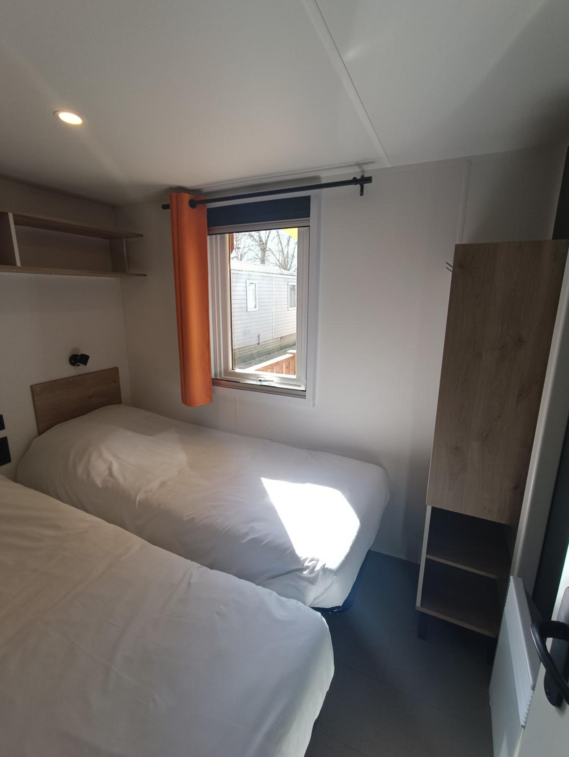 Mobile Home photo 2