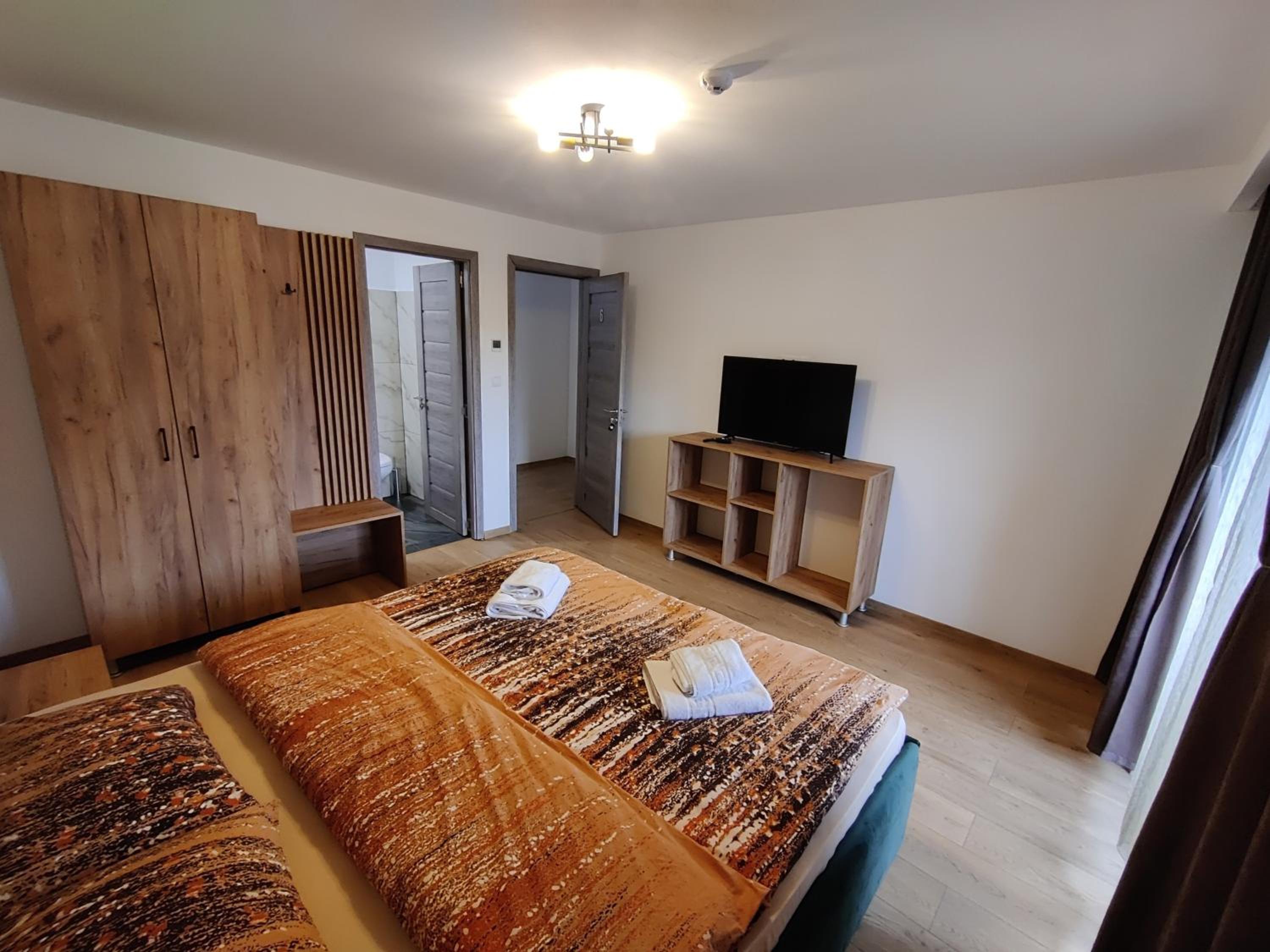 Small Double Room - Photo 1