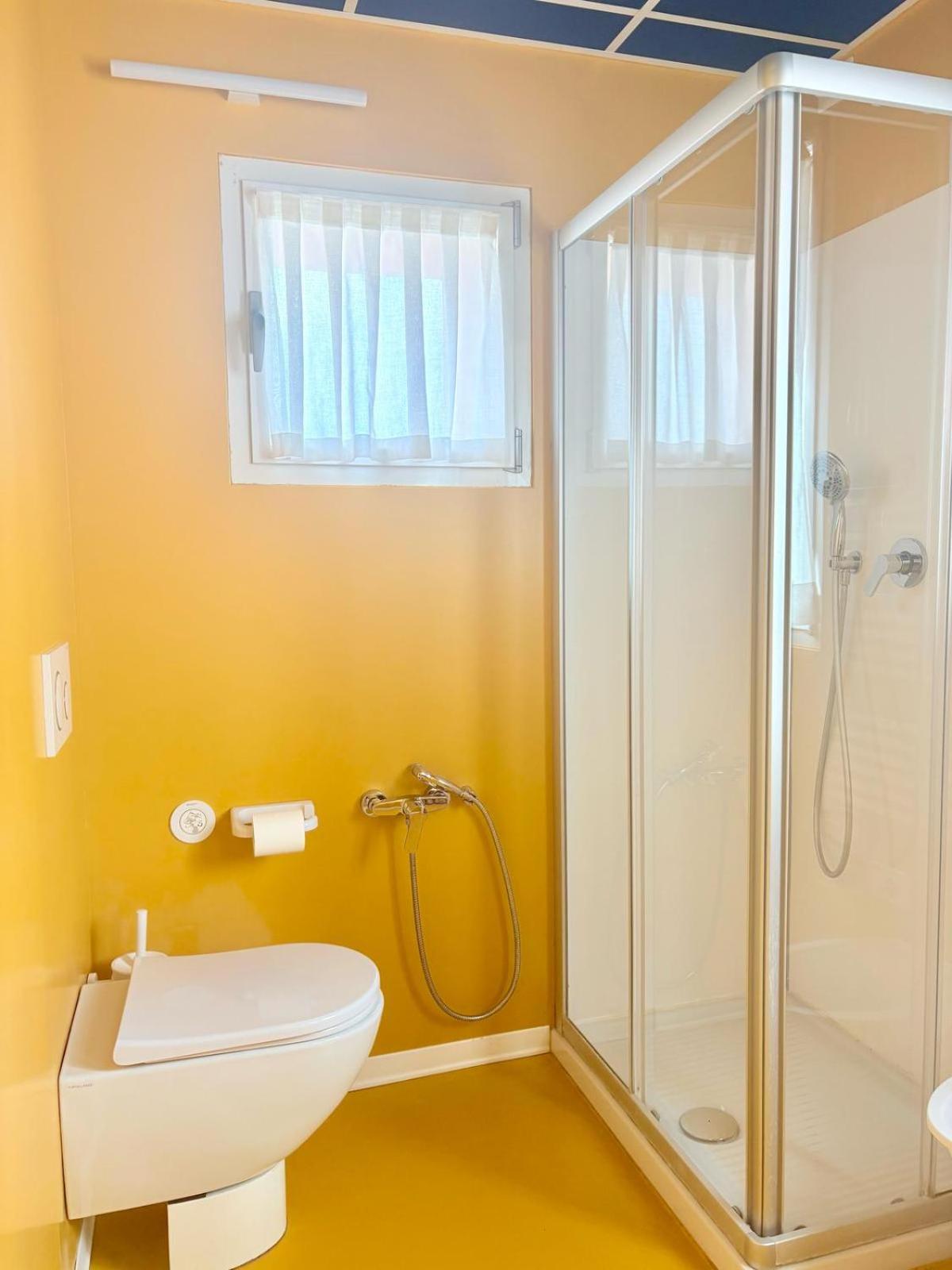 Quadruple Room with Private External Bathroom - Photo 3