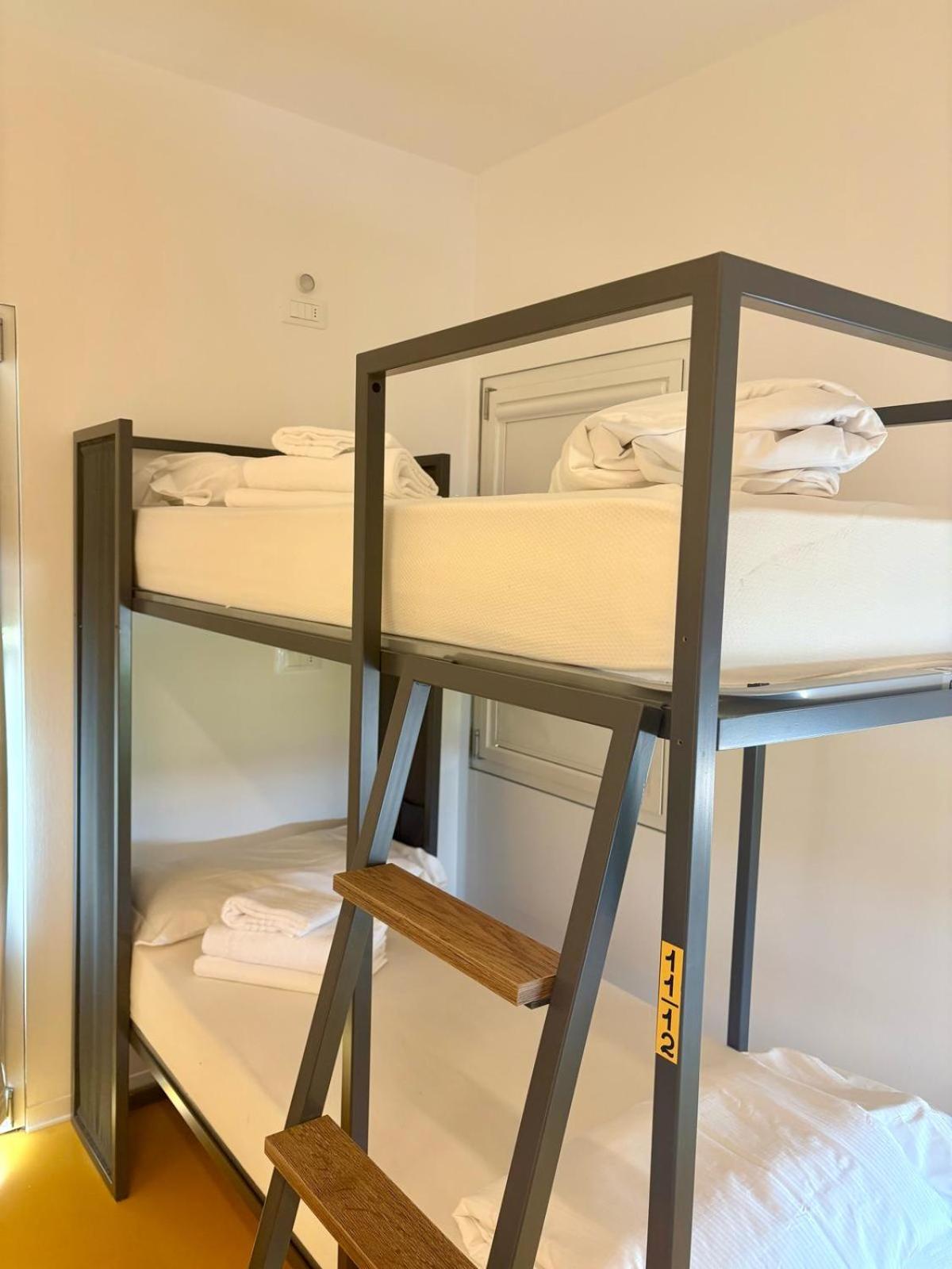 Quadruple Room with Private External Bathroom - Photo 4