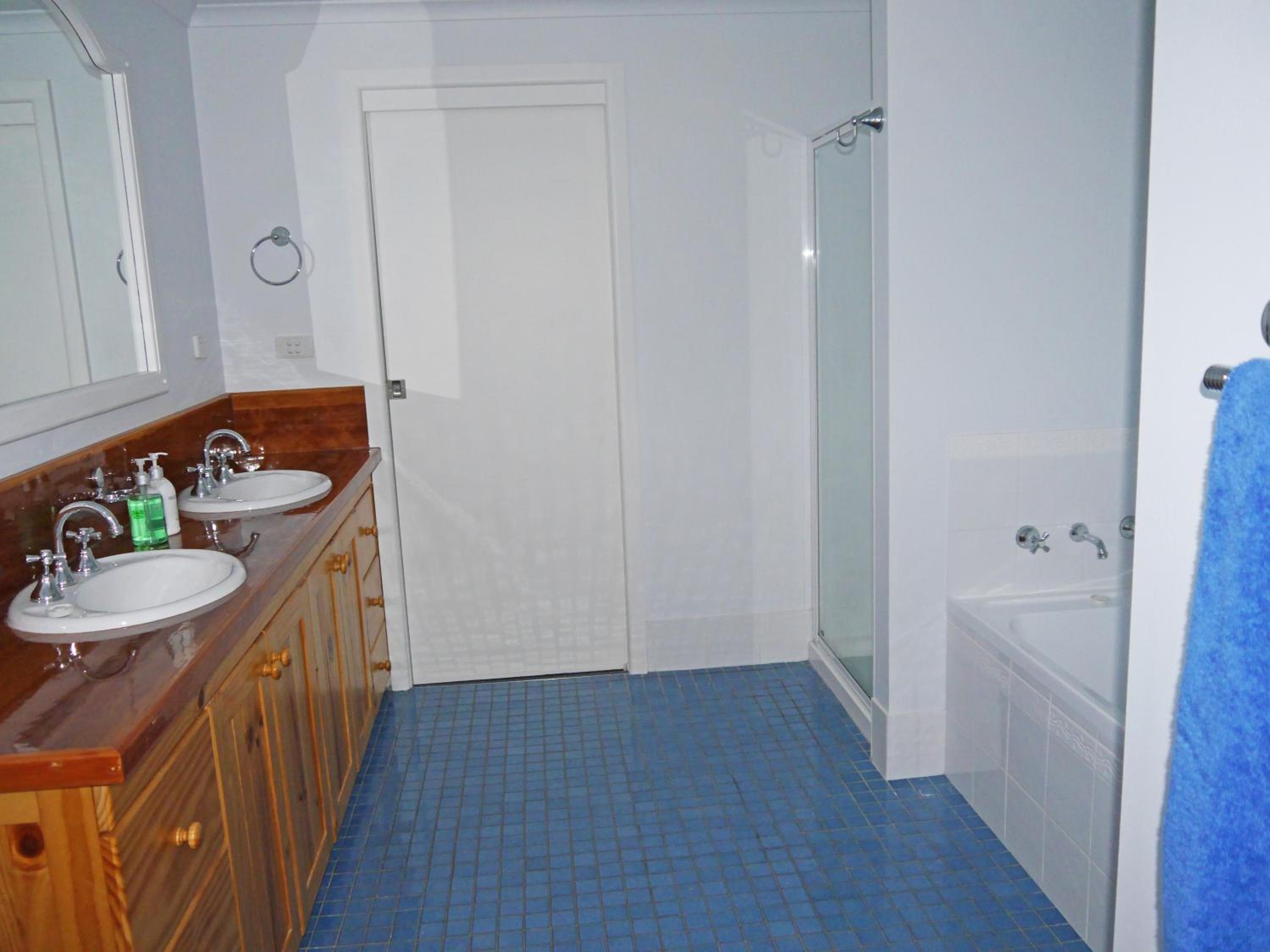 Two-Bedroom House photo 2
