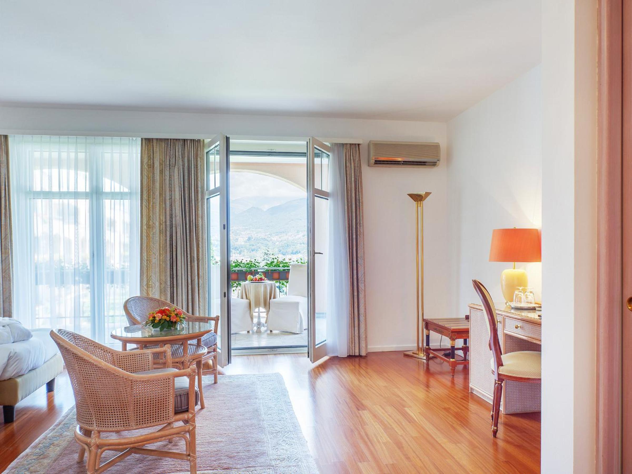 Studio Apartment thumbnail 6