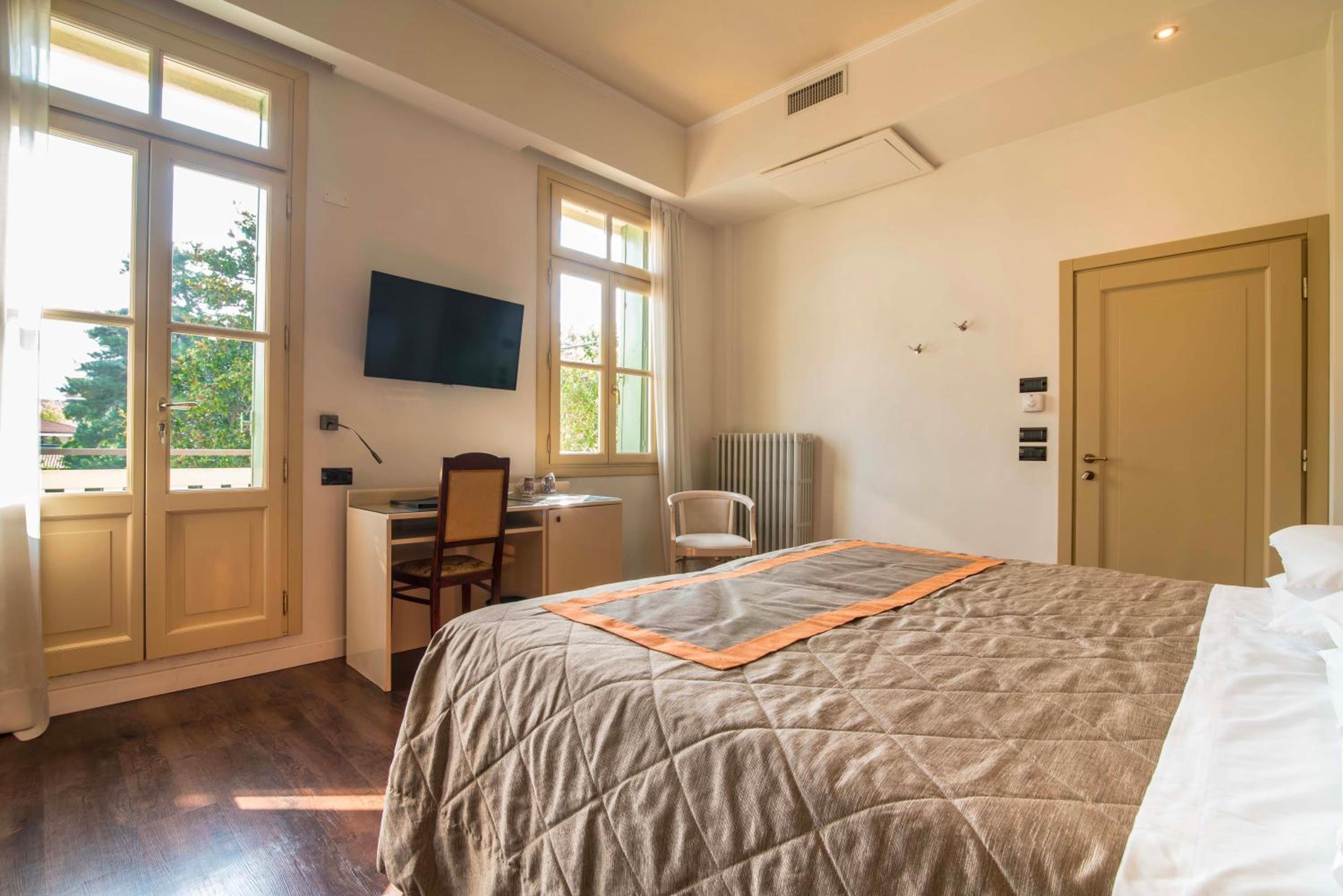 Superior Double or Twin Room with Terrace - Photo 2