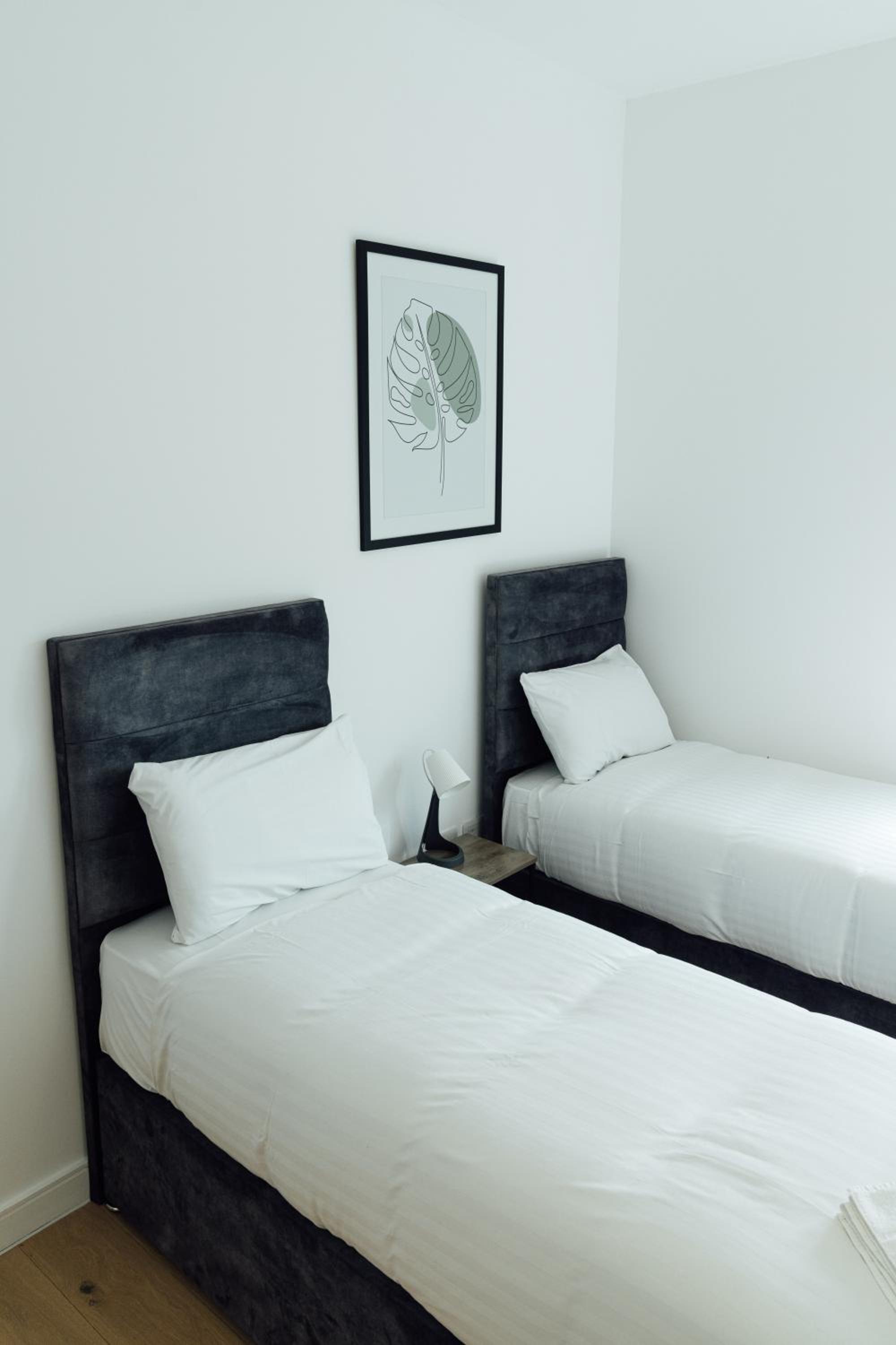 Two-Bedroom Apartment with Balcony photo 3