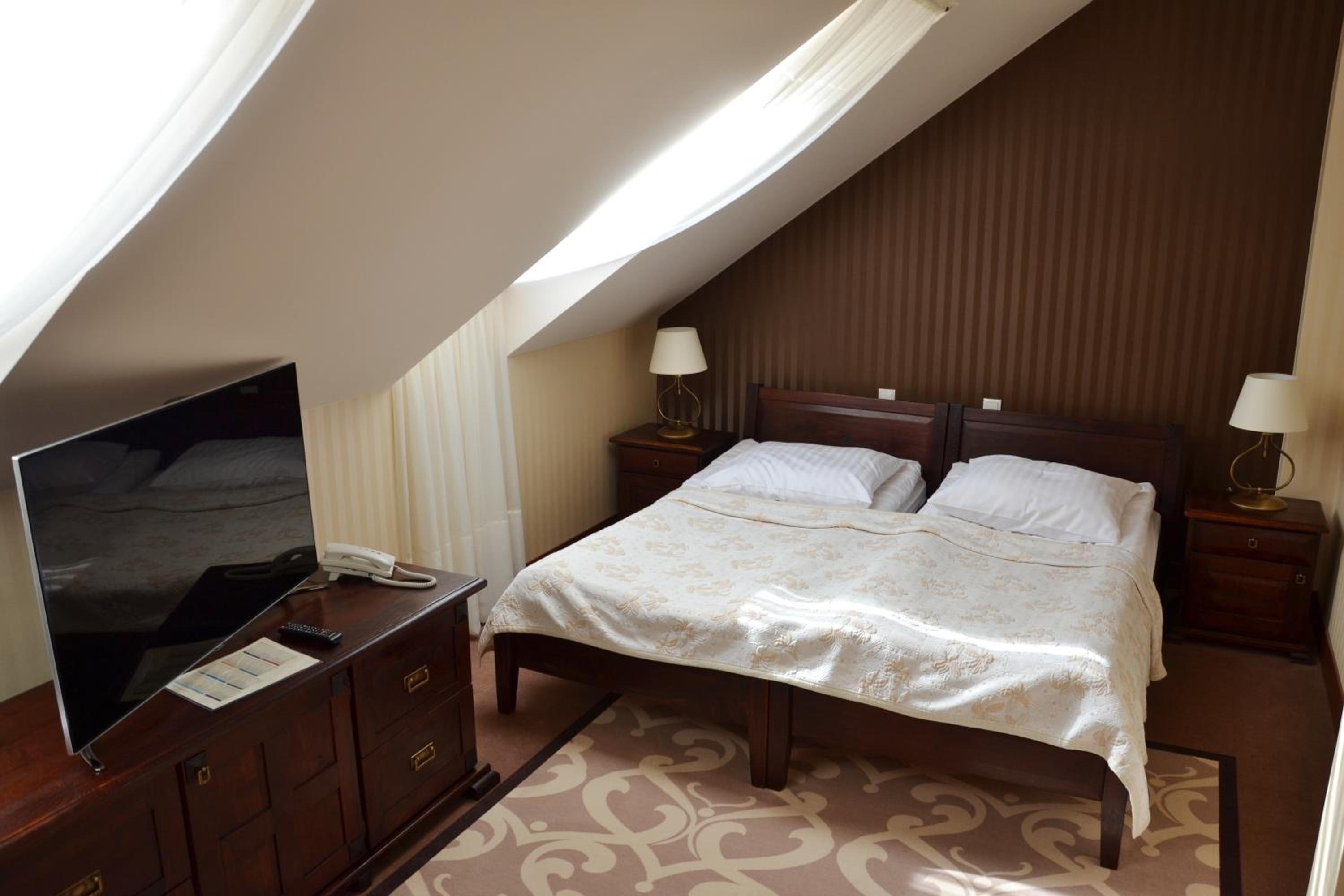 Double/Twin Room - Attic photo 2