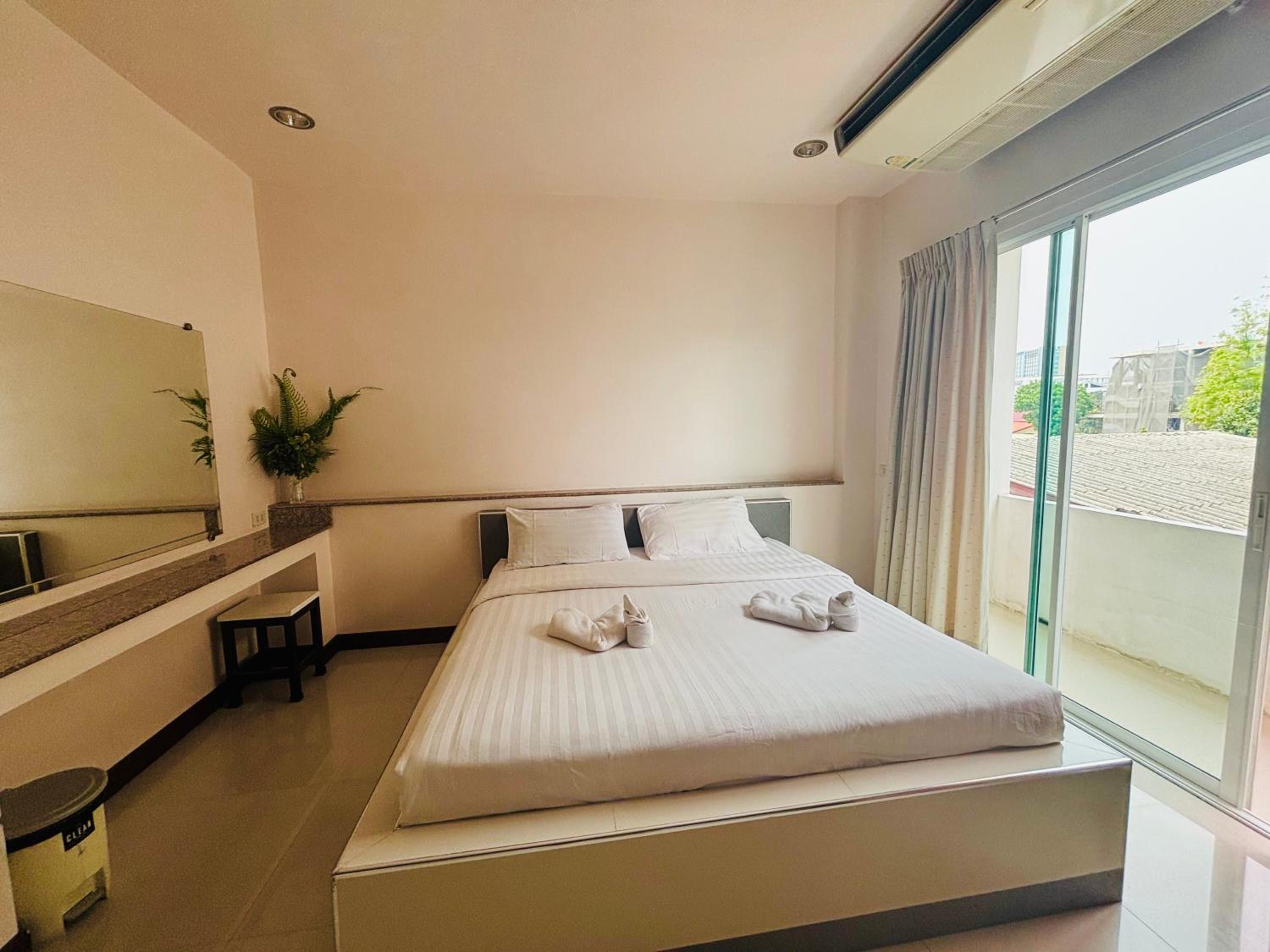 Deluxe Double Room with Balcony