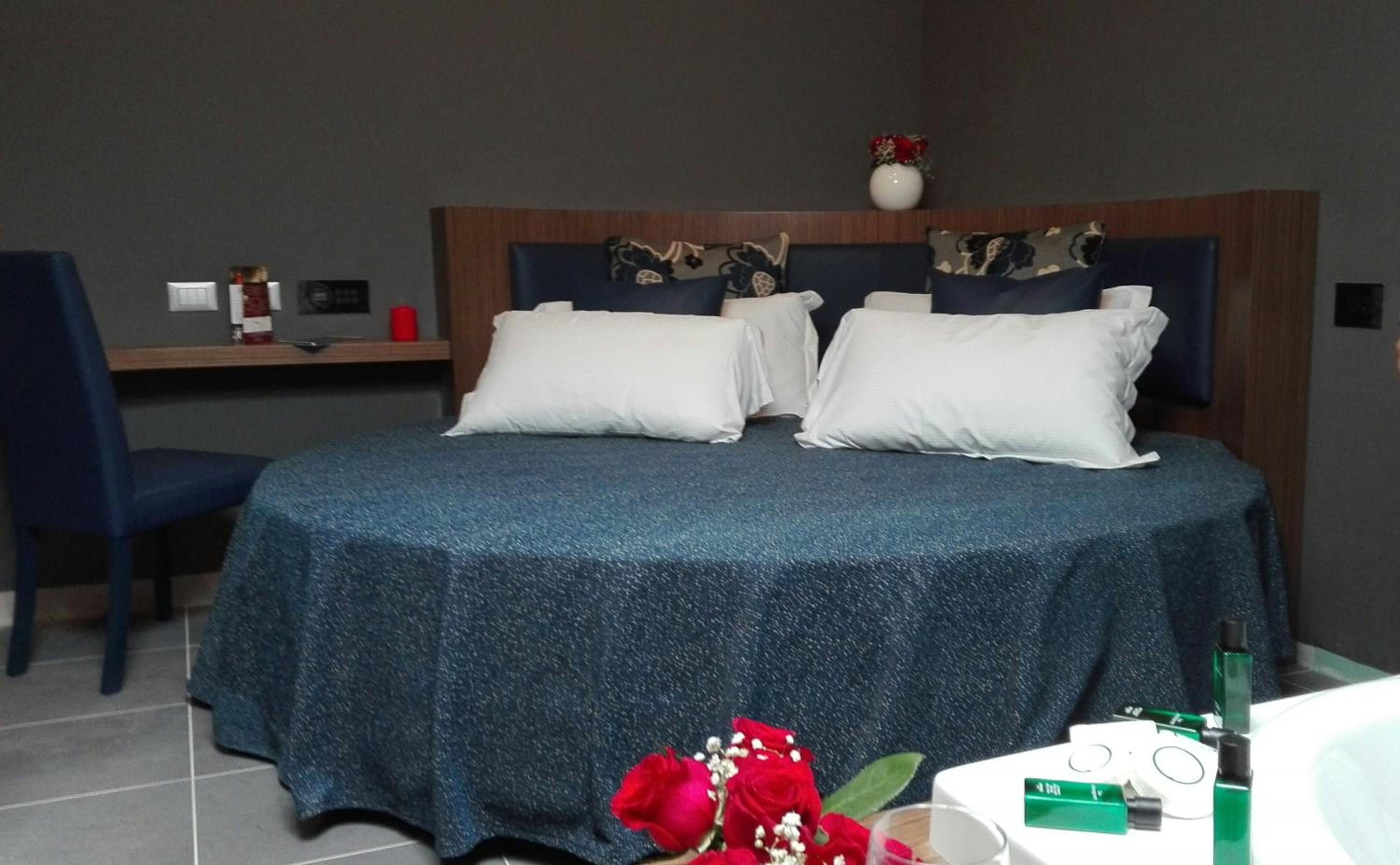 Junior Suite with Hot Tub - Split Level photo 3