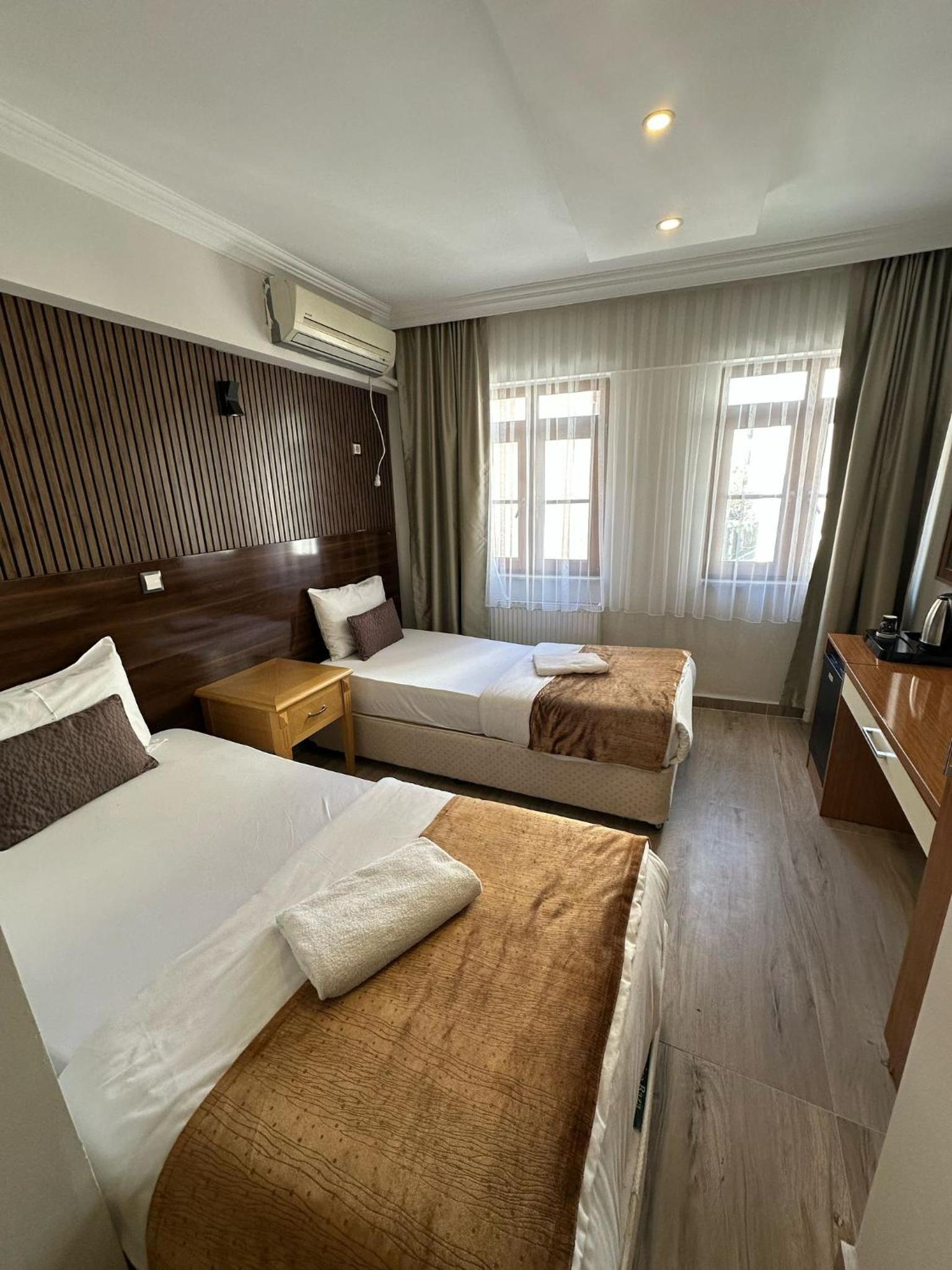 Standard Twin Room photo 2