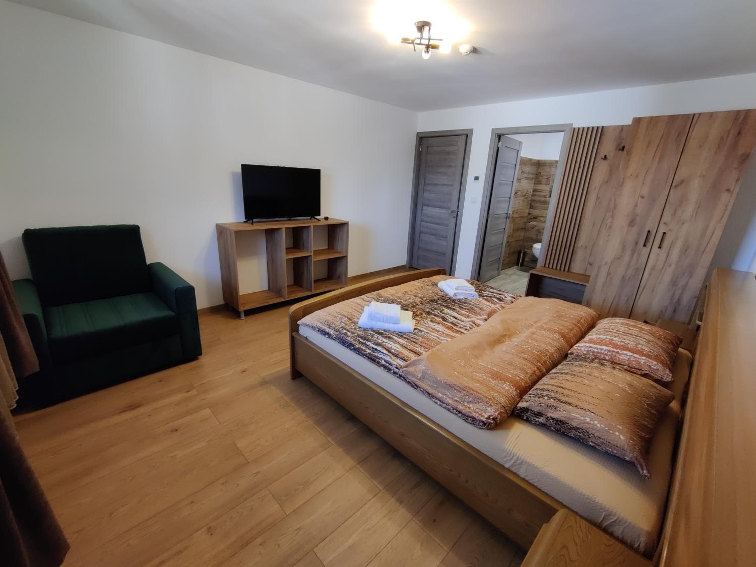 Double Room with Extra Bed - Photo 2