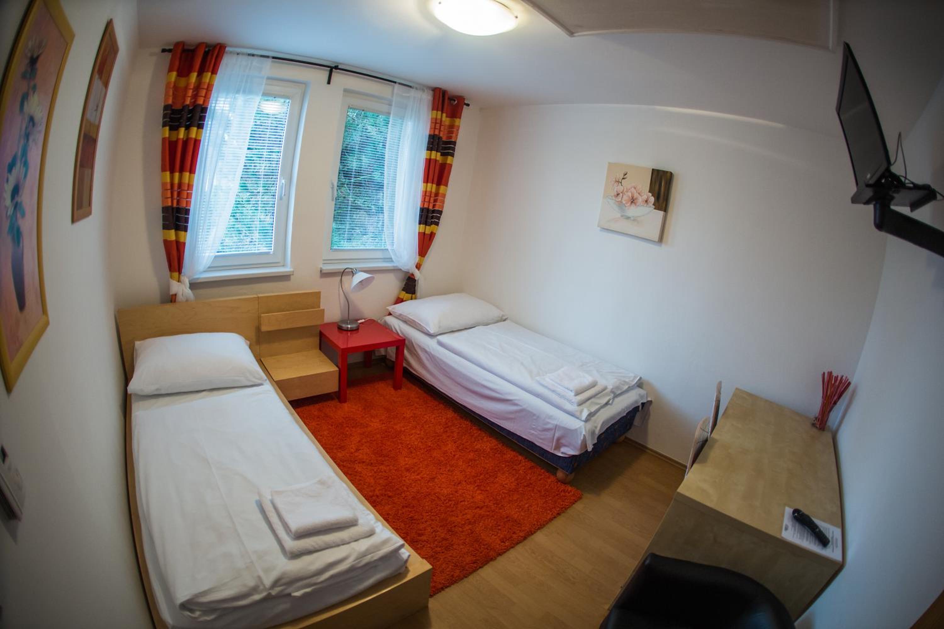 Apartment photo 2