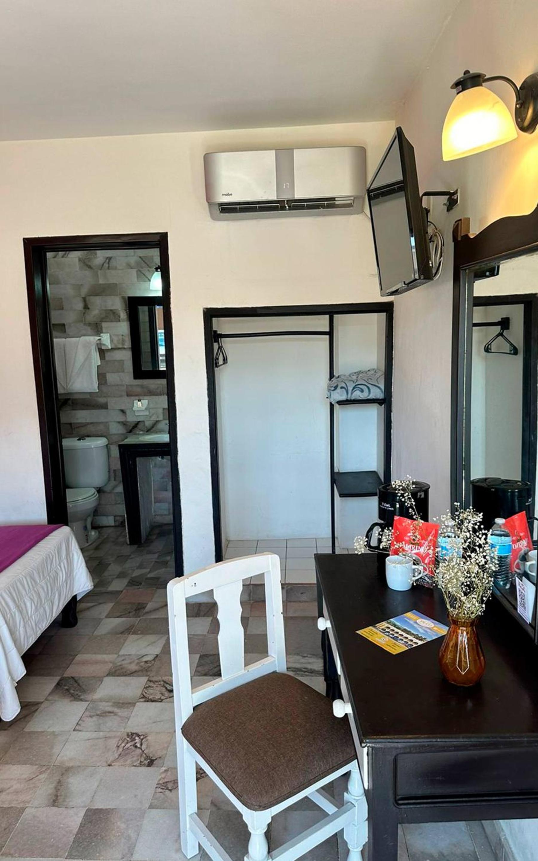 Standard Double Room - Photo 3
