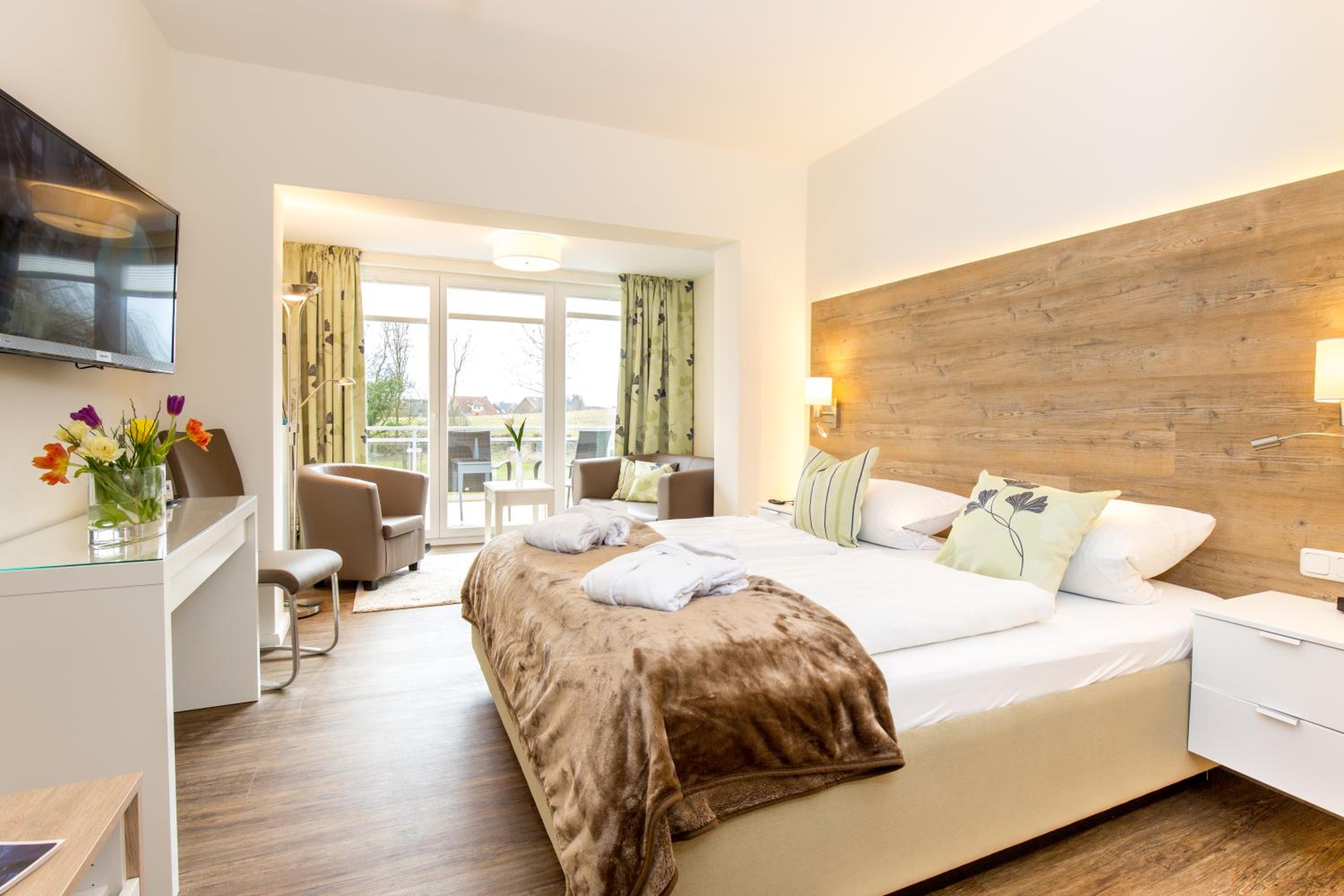 Junior Suite with Garden View