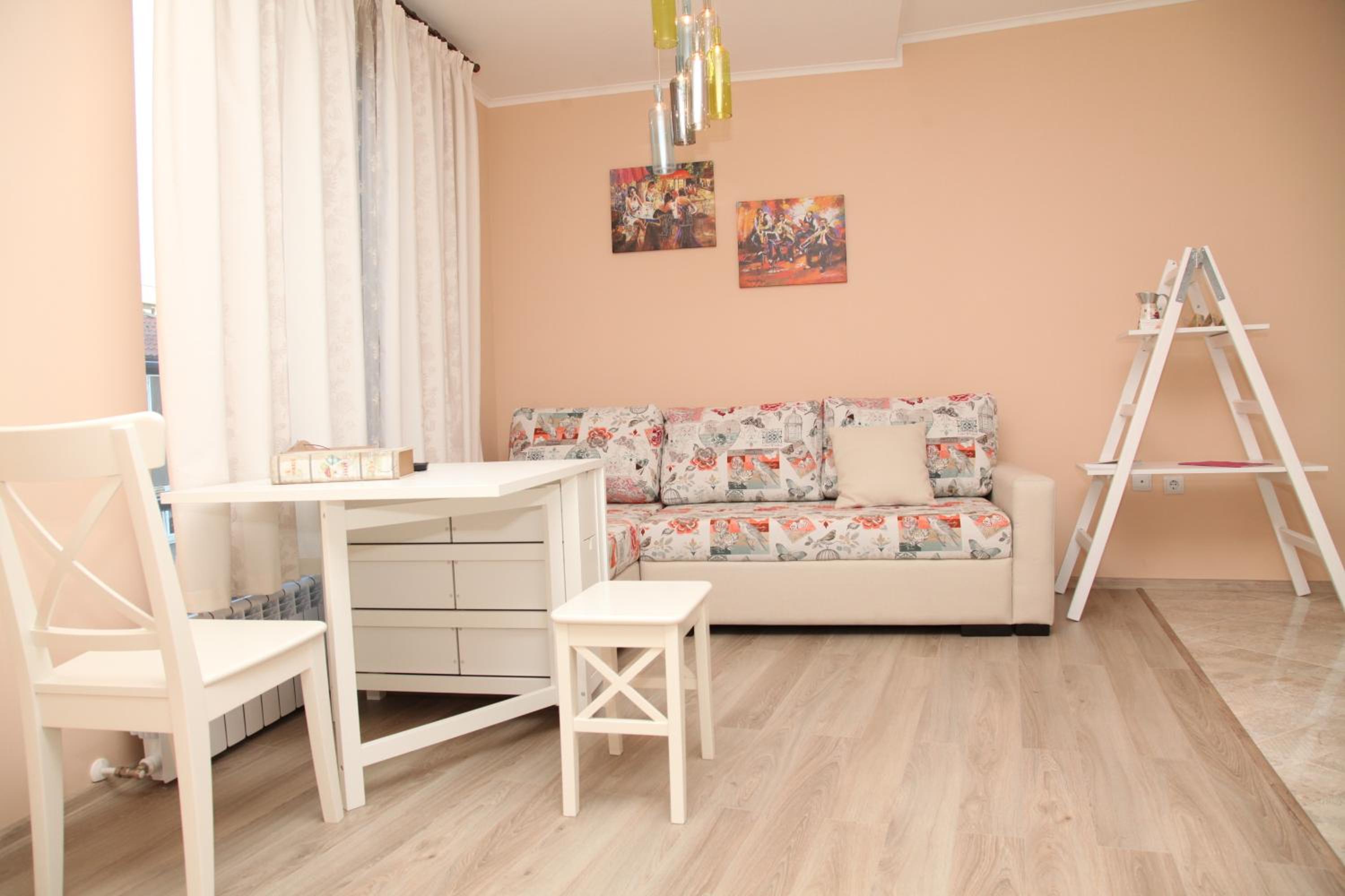Apartment with Balcony photo 2