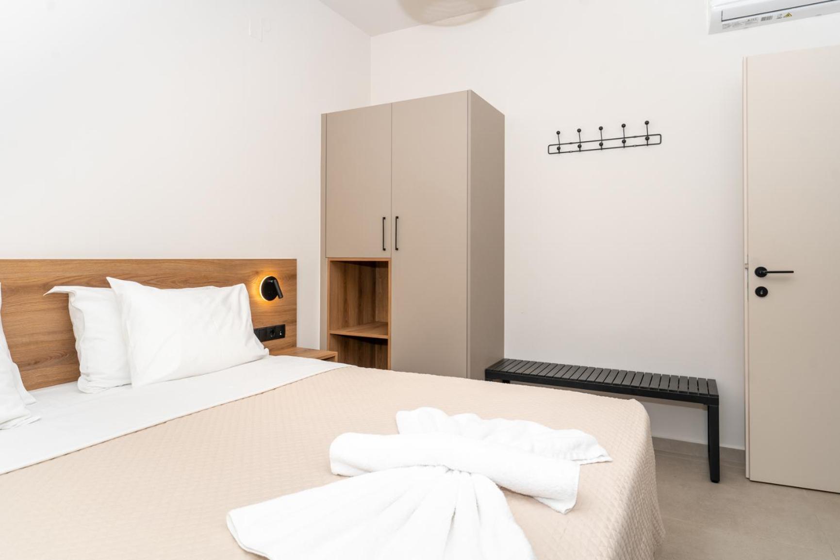 One-Bedroom Deluxe Apartment photo 2
