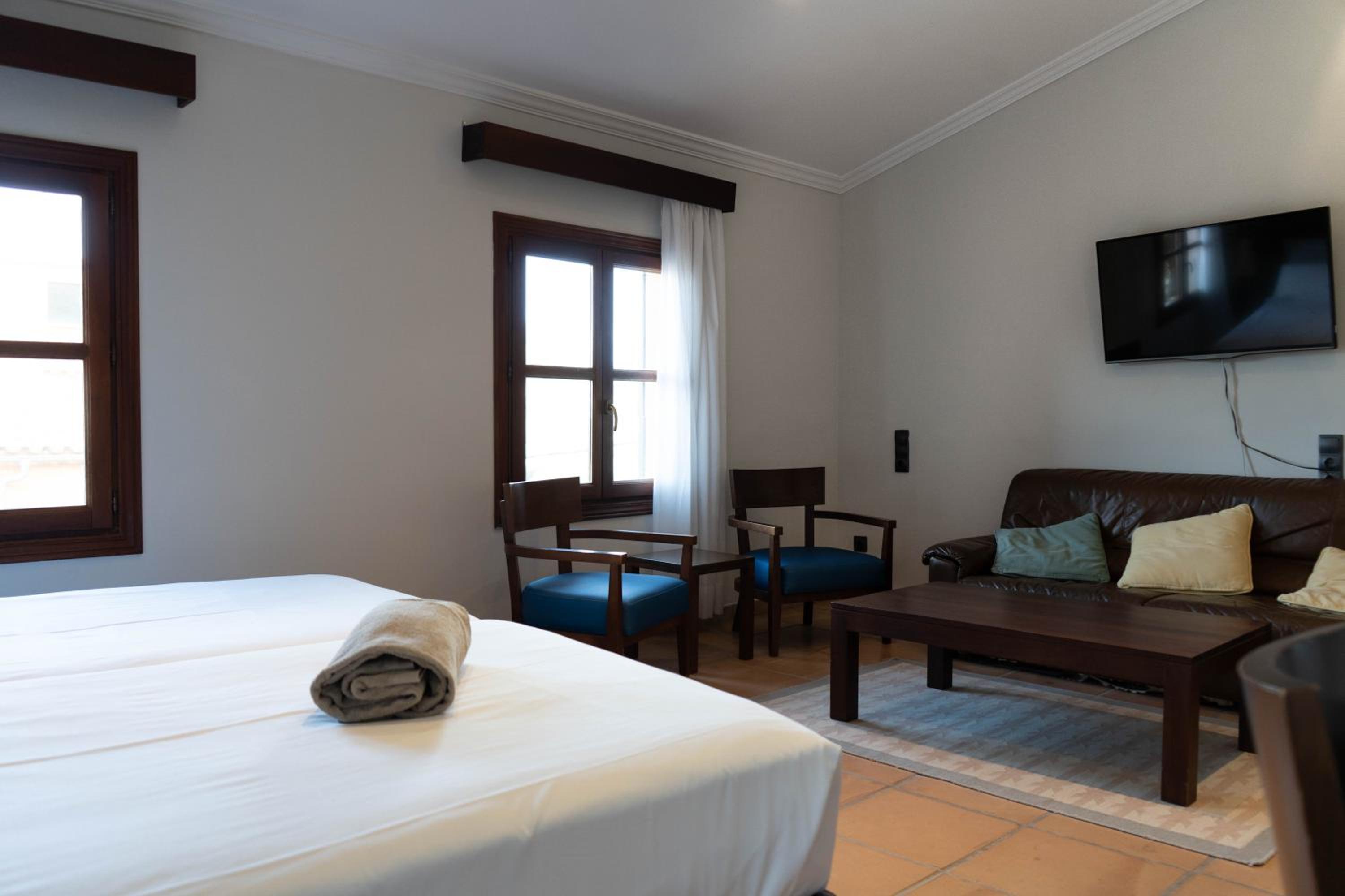 Junior Suite - Spa Access Not Included - Photo 5
