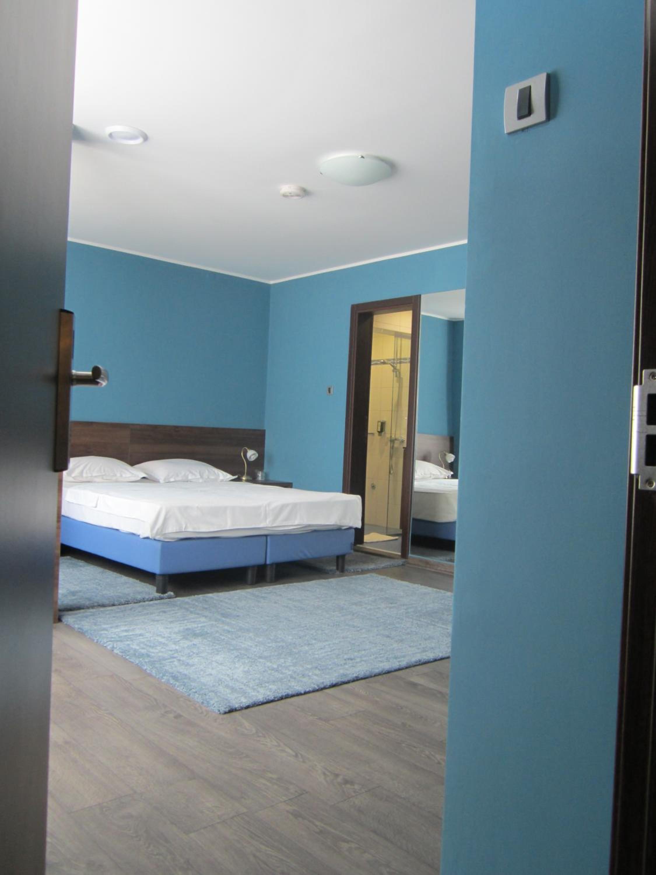 Family Room - Photo 1