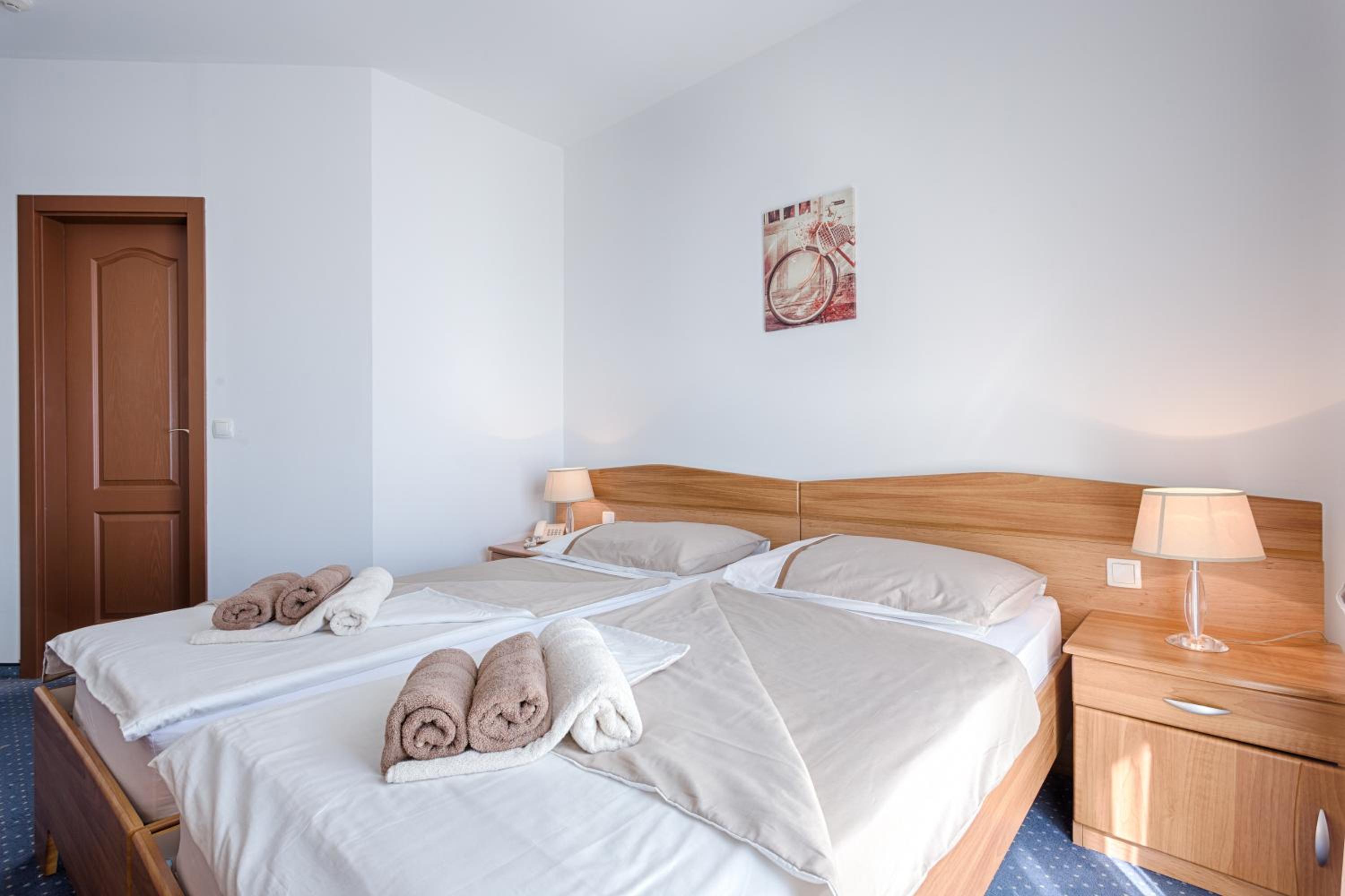 Double Room with Balcony and Sea View - Photo 7