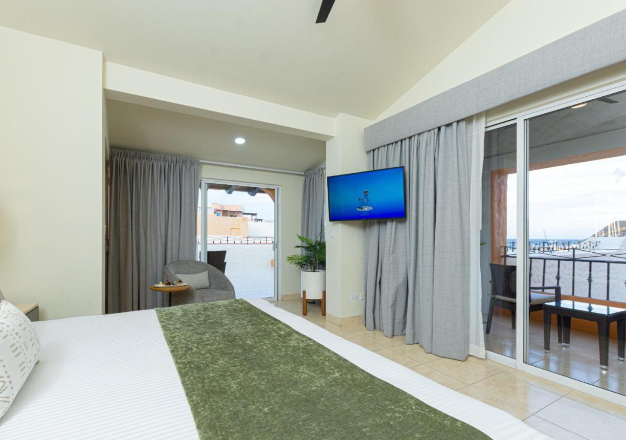 Superior Suite with Sea View - Photo 4