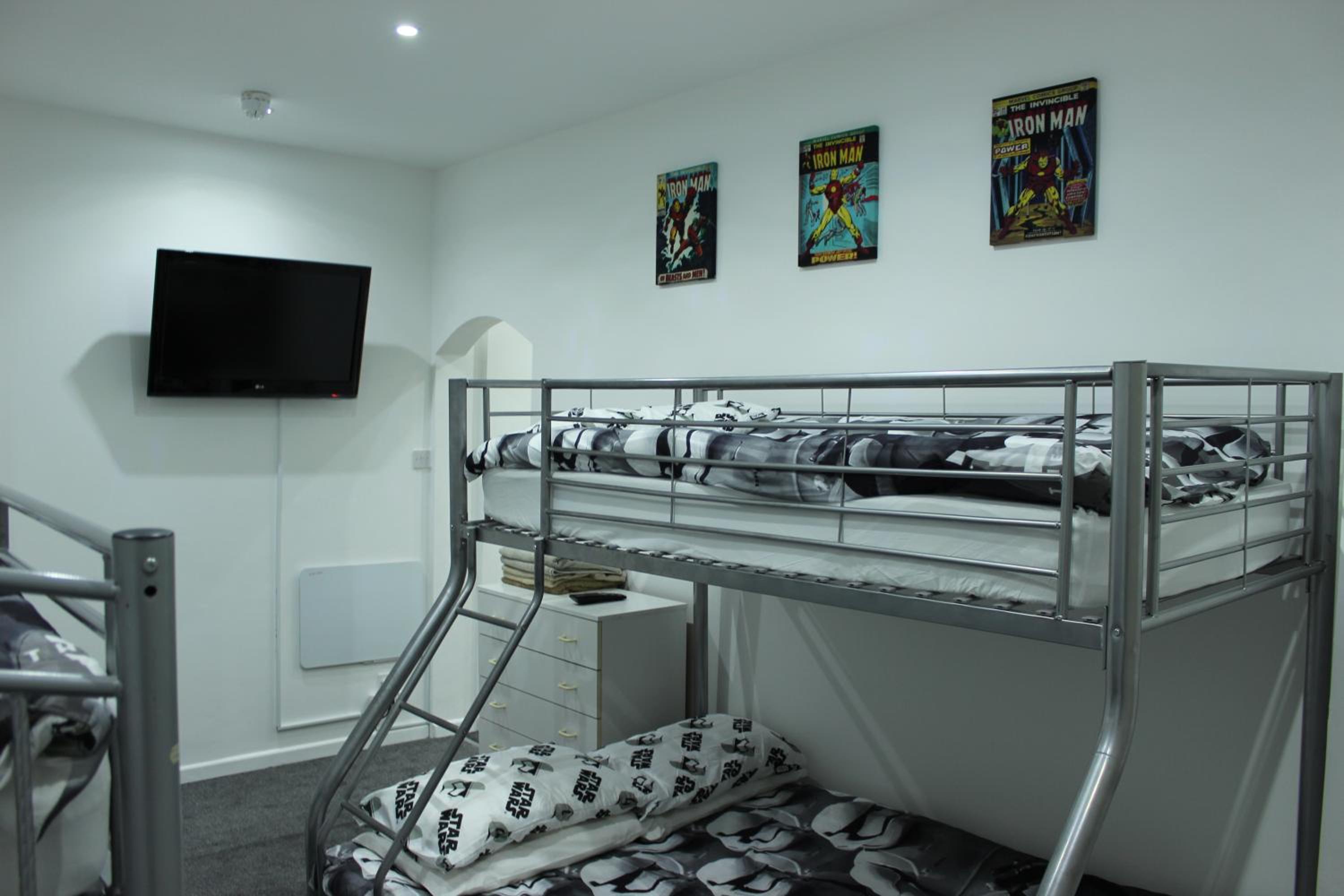 Deluxe 2 Bedroom Family Room  - Photo 8