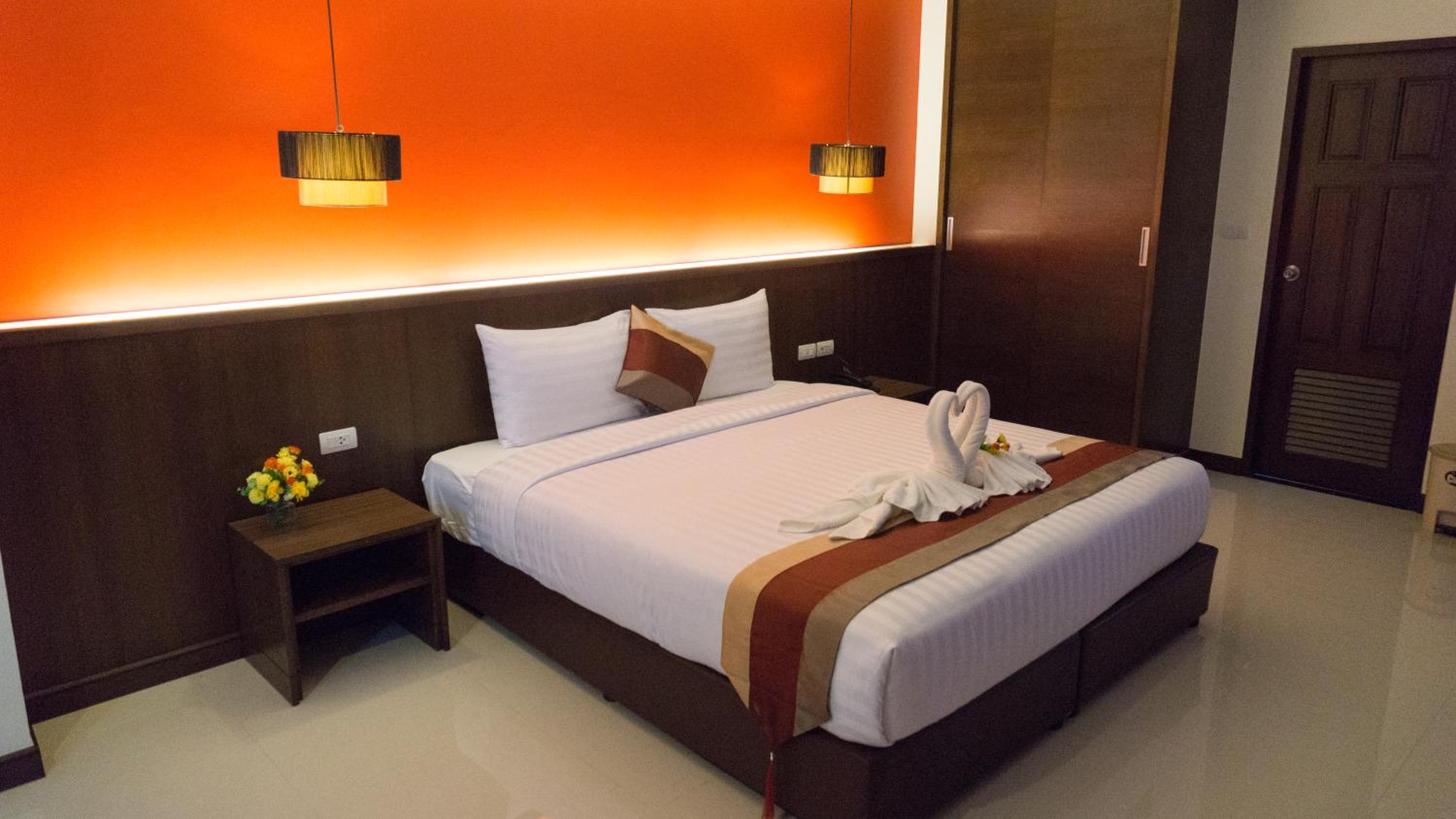 Deluxe Double Room - Photo 13